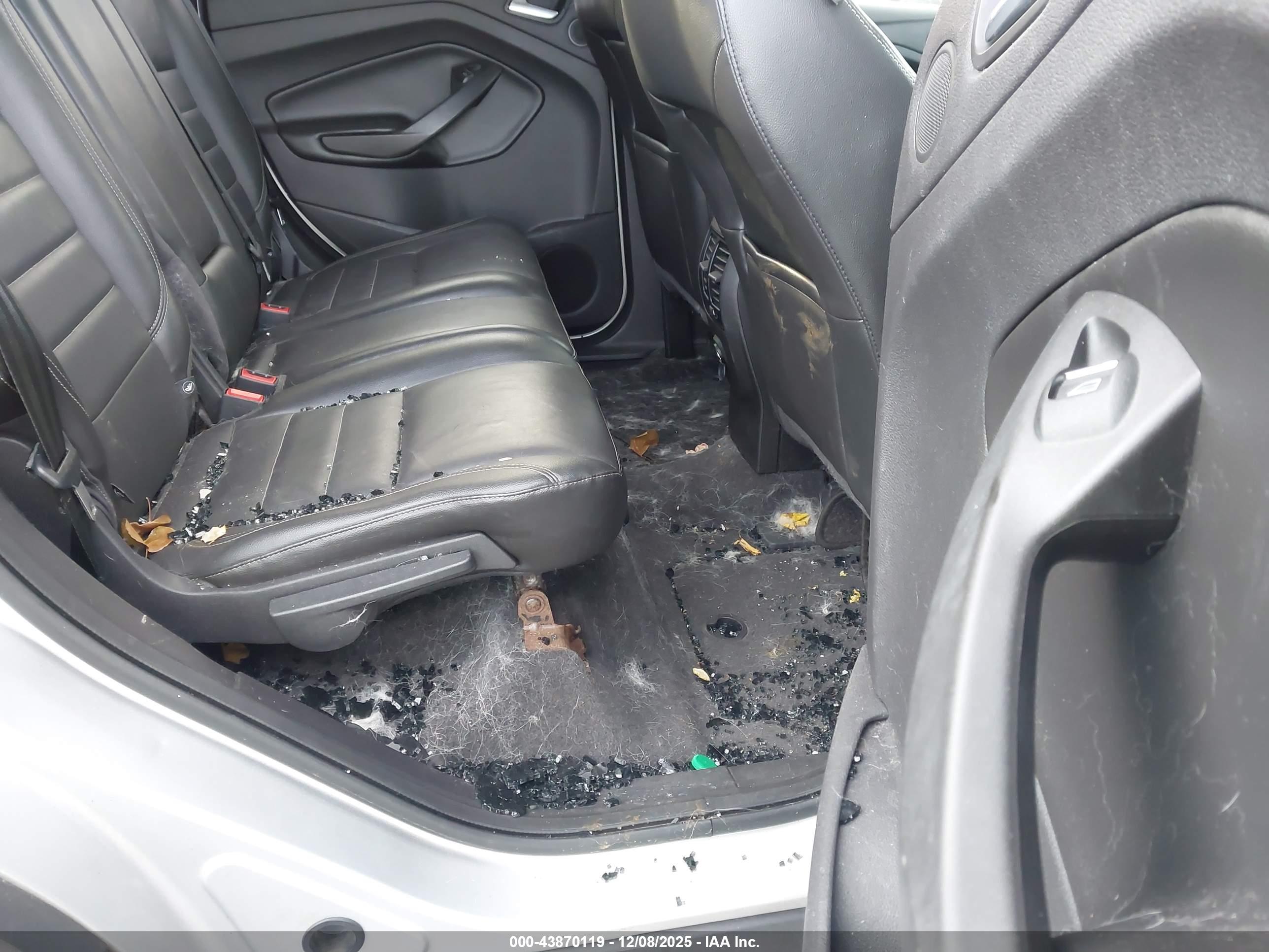 FORD ESCAPE image 8