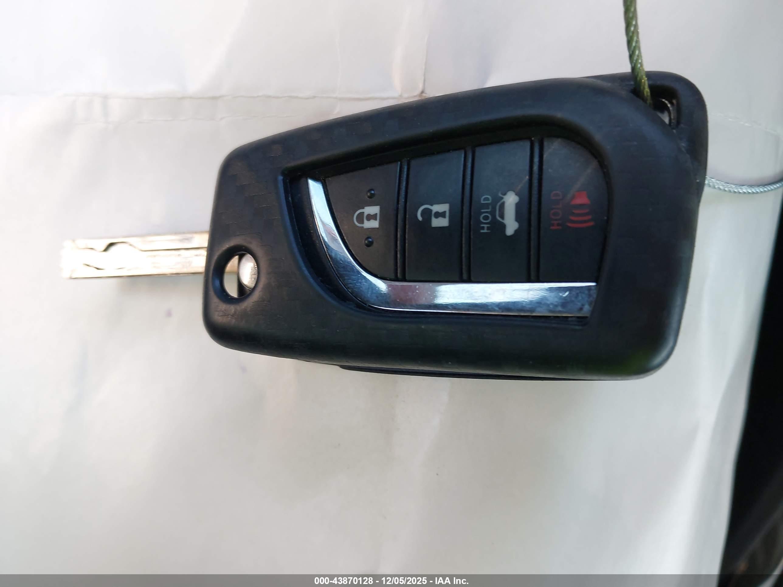 TOYOTA COROLLA image 11