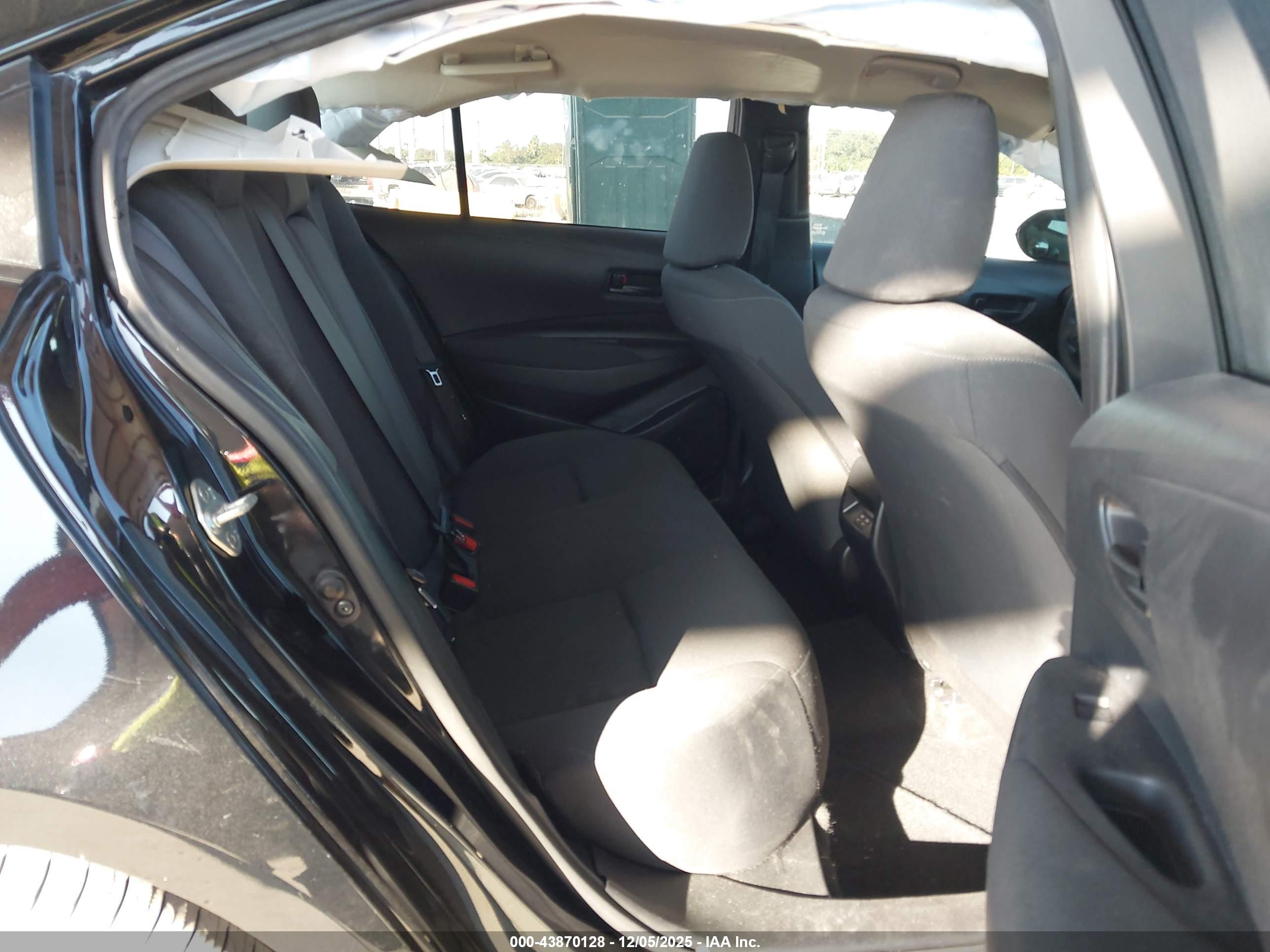 TOYOTA COROLLA image 8
