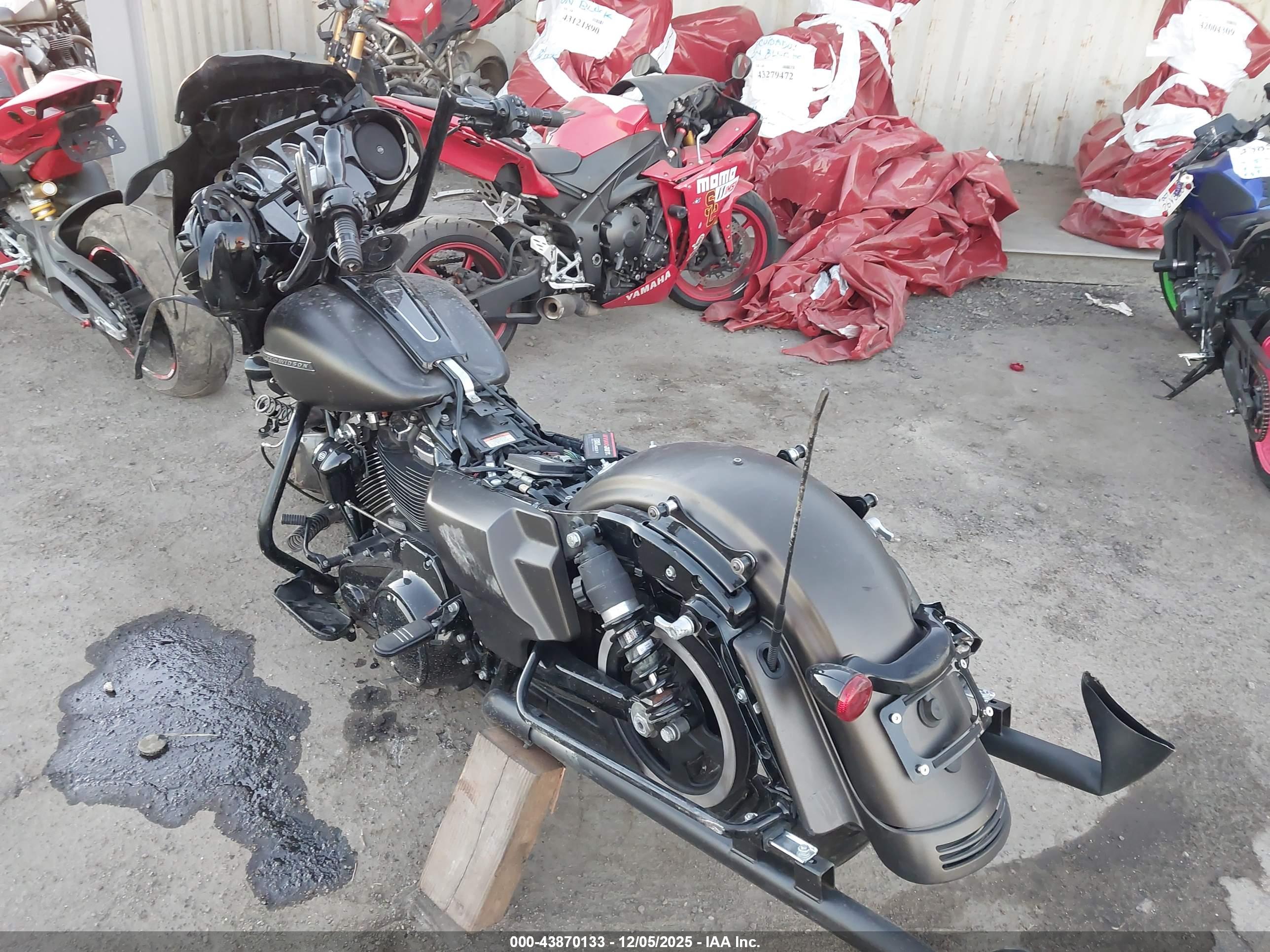 HARLEY-DAVIDSON FLHXS image 3