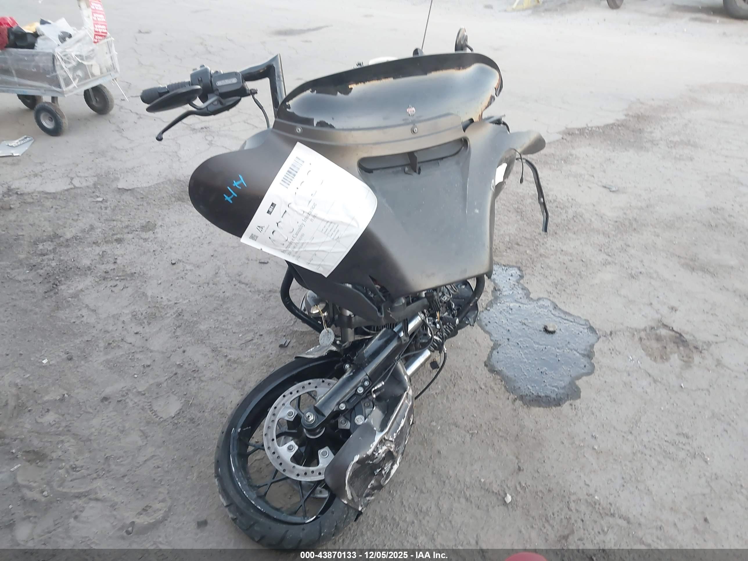 HARLEY-DAVIDSON FLHXS image 5