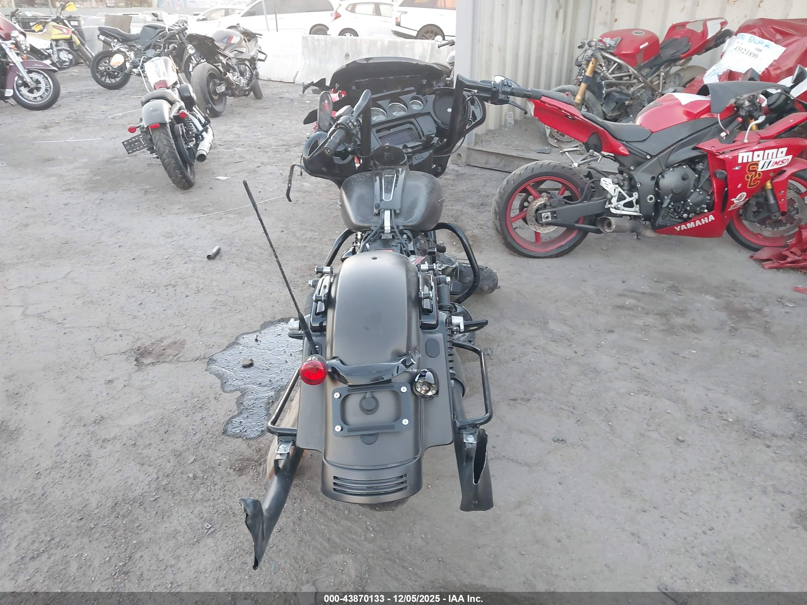 HARLEY-DAVIDSON FLHXS image 6