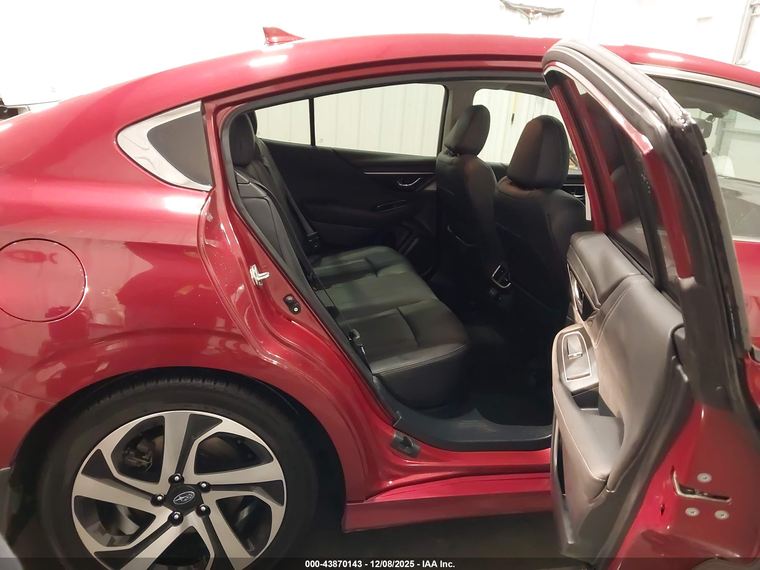 SUBARU LEGACY image 8
