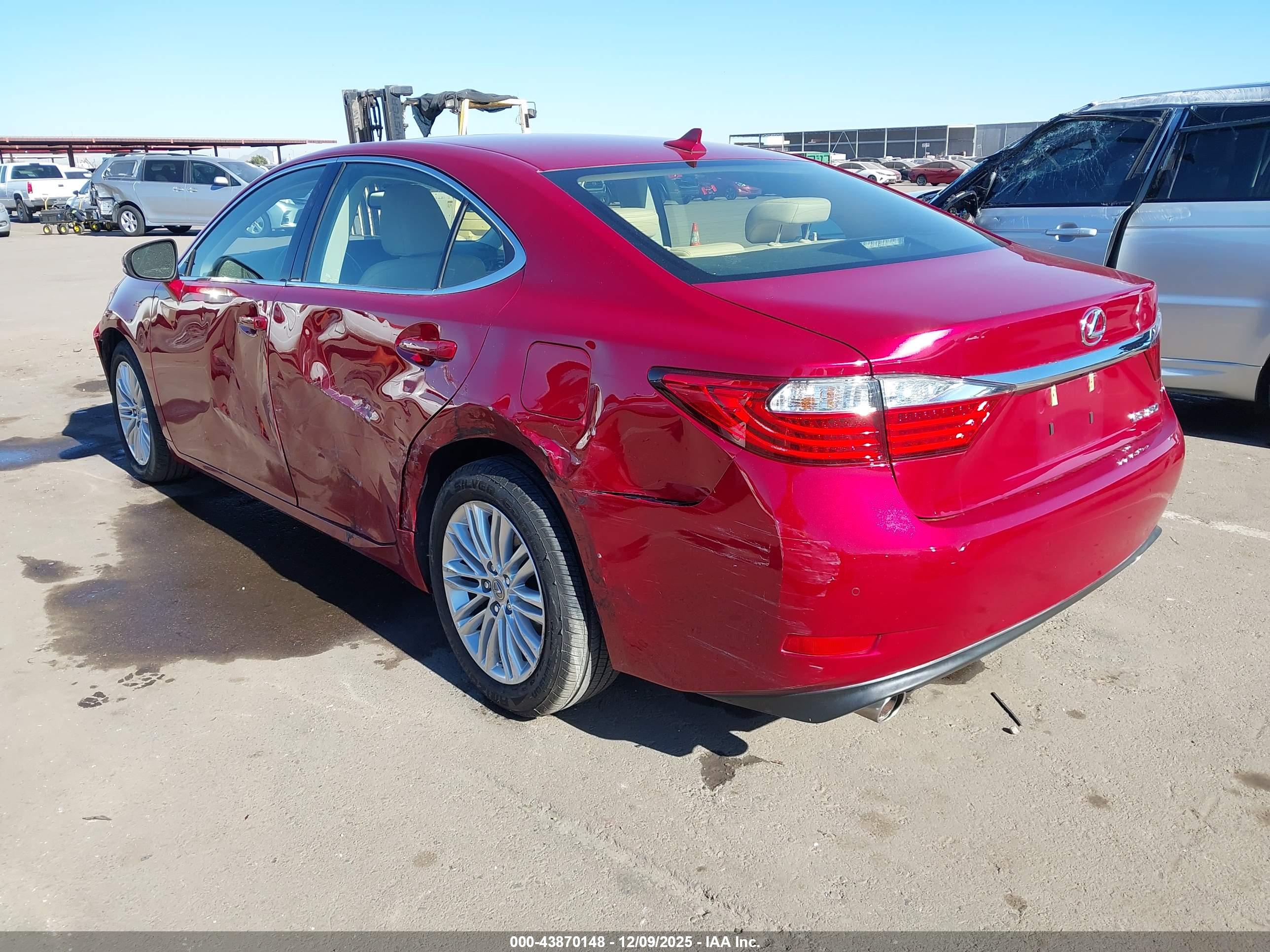 LEXUS ES image 3