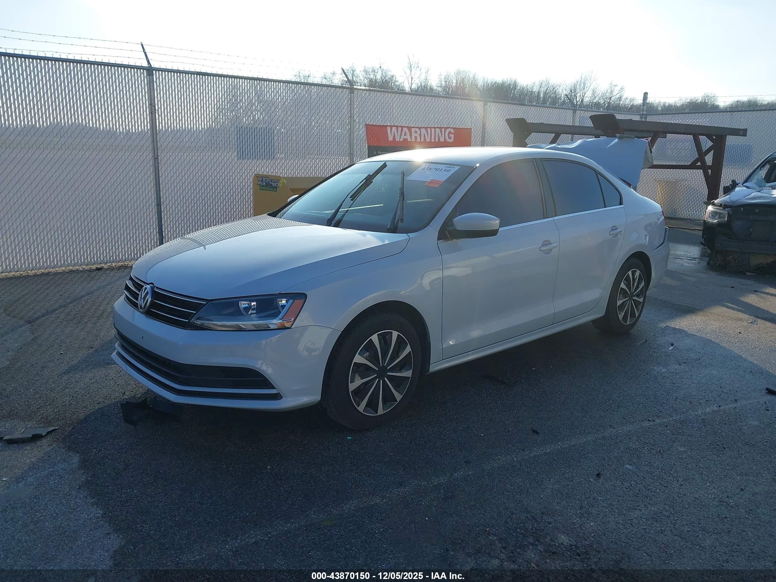 VOLKSWAGEN JETTA image 2