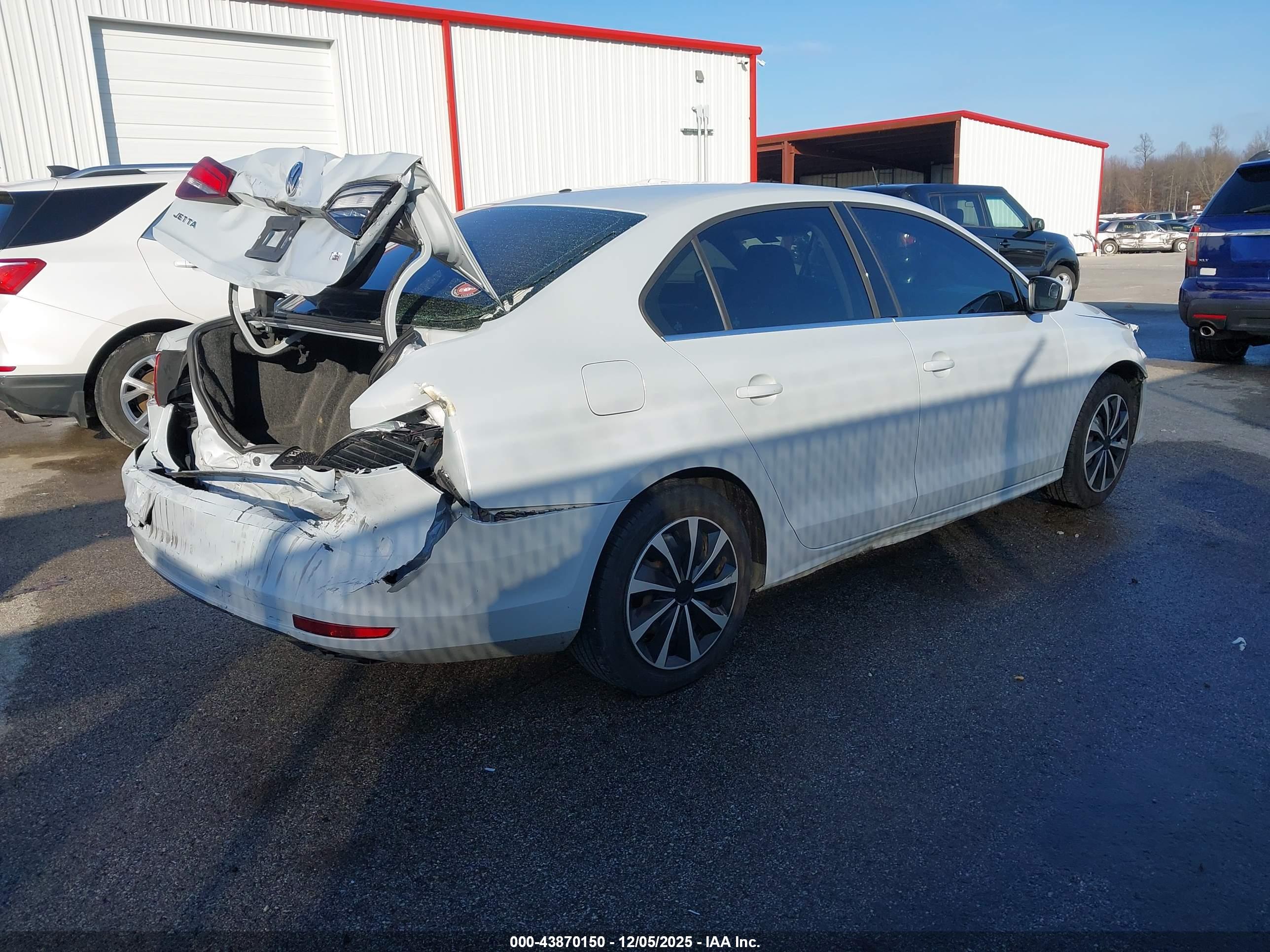 VOLKSWAGEN JETTA image 4
