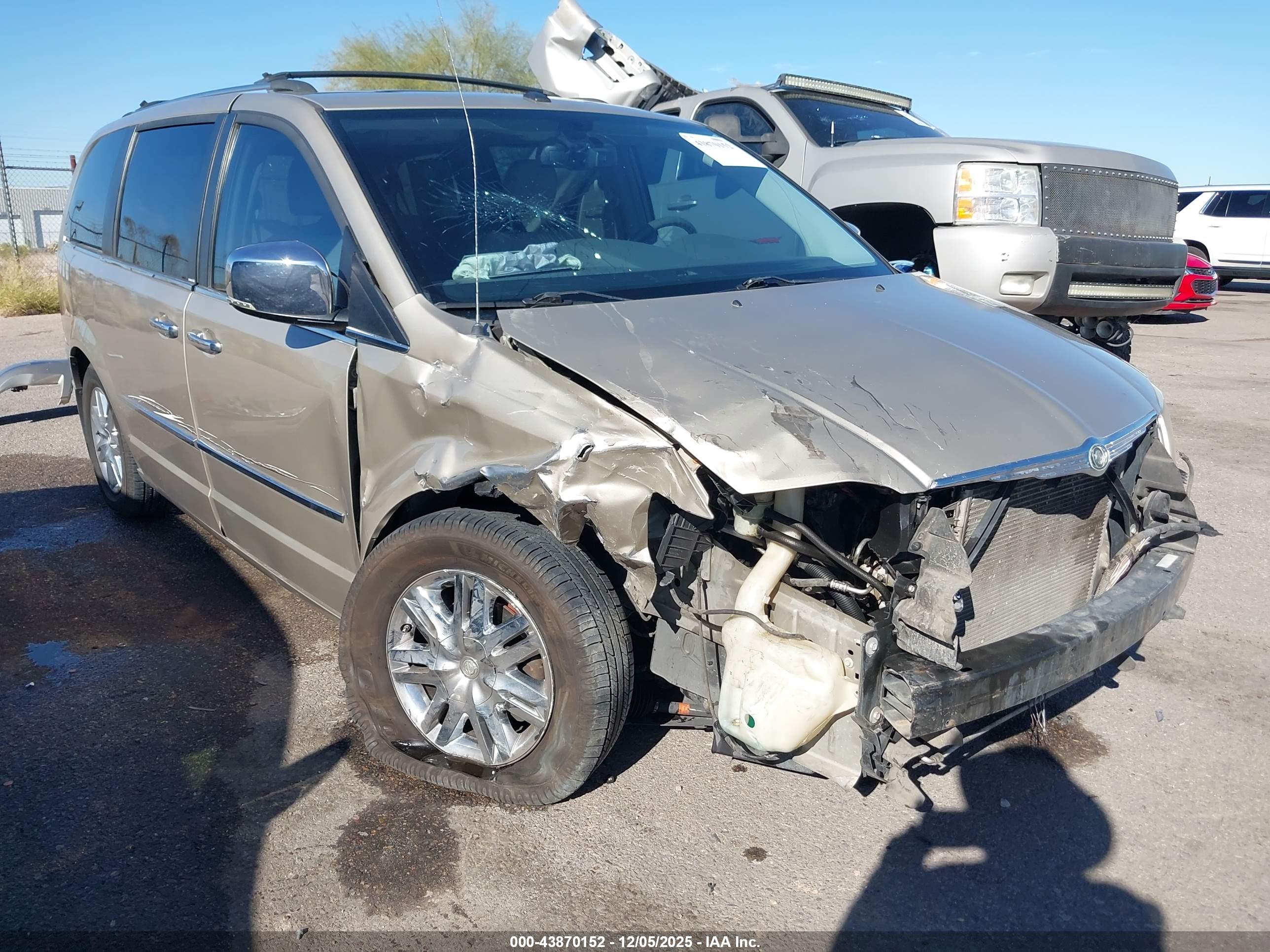 CHRYSLER TOWN image 6
