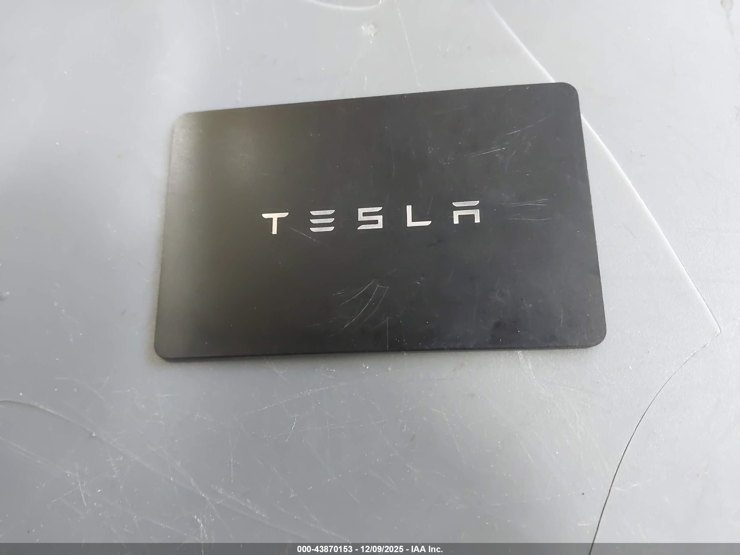 TESLA MODEL image 11