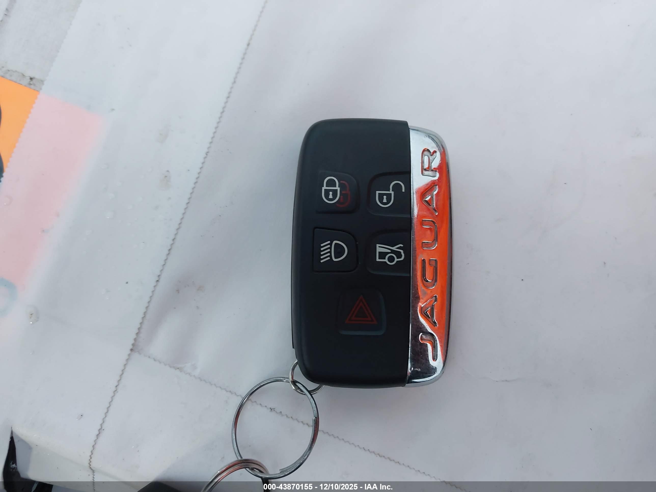JAGUAR XE image 11