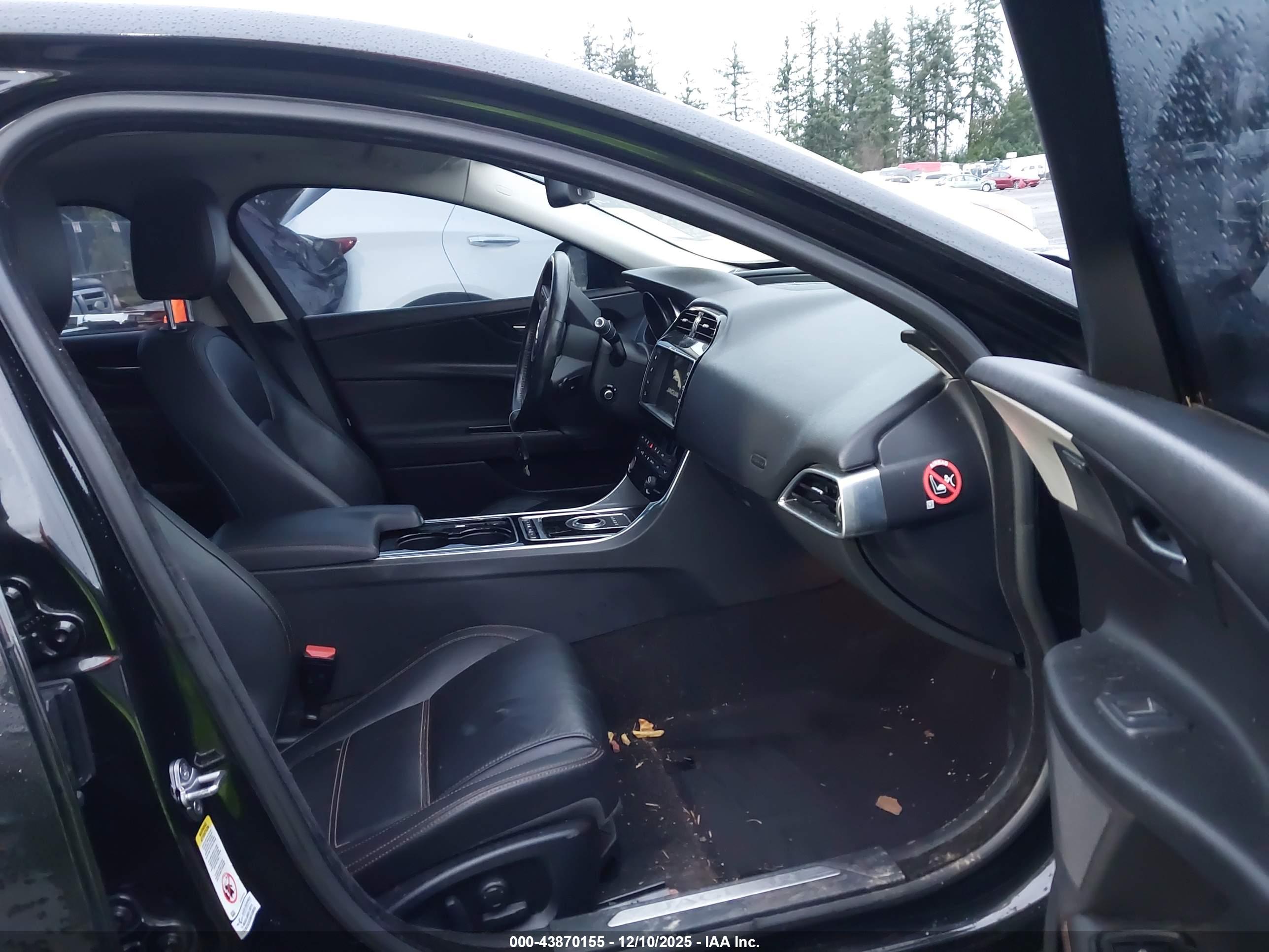 JAGUAR XE image 5