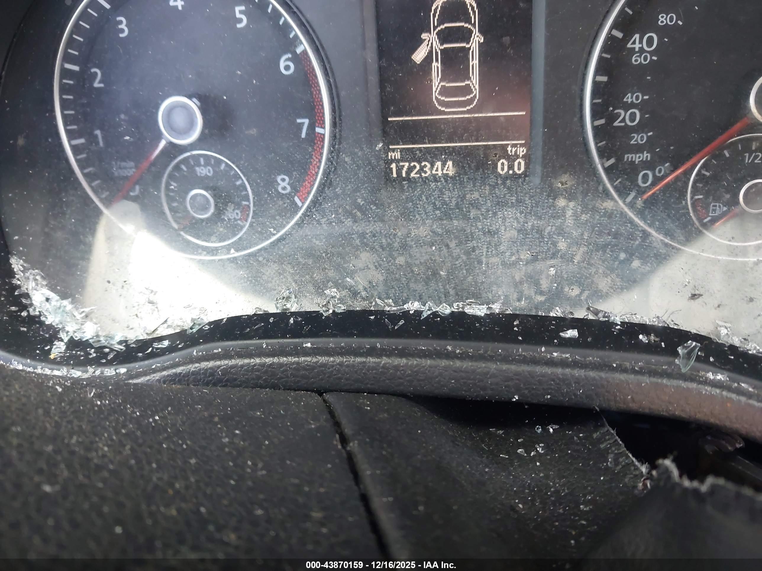 VOLKSWAGEN PASSAT image 7
