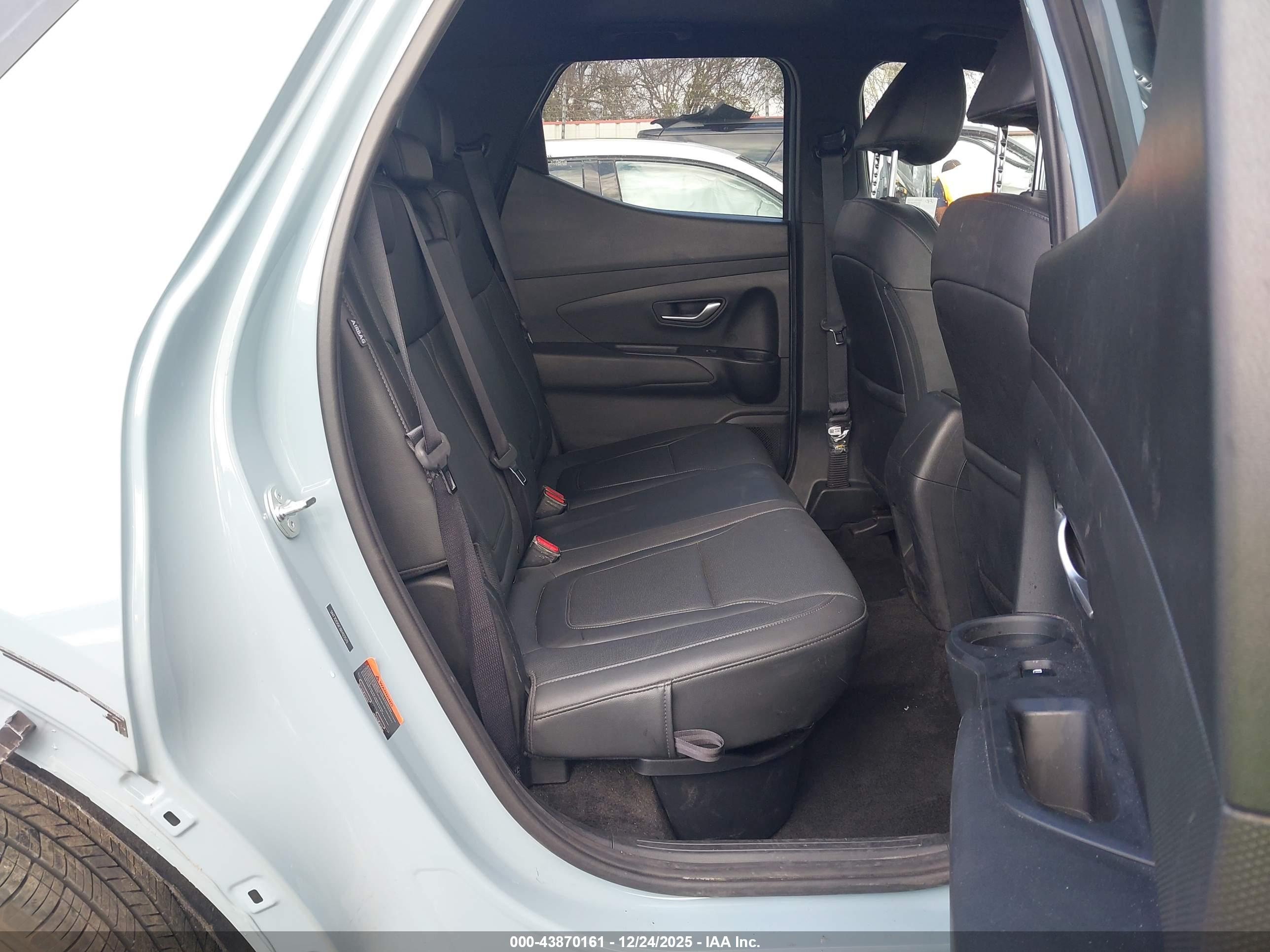 HYUNDAI SANTA image 8