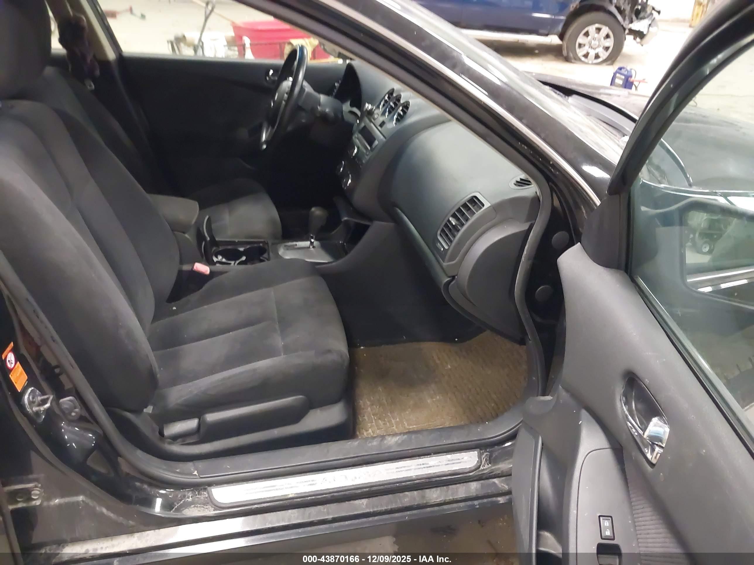 NISSAN ALTIMA image 5