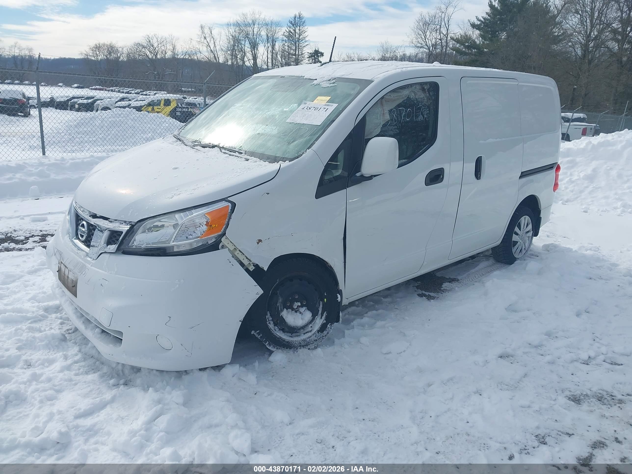 NISSAN NV200 image 2