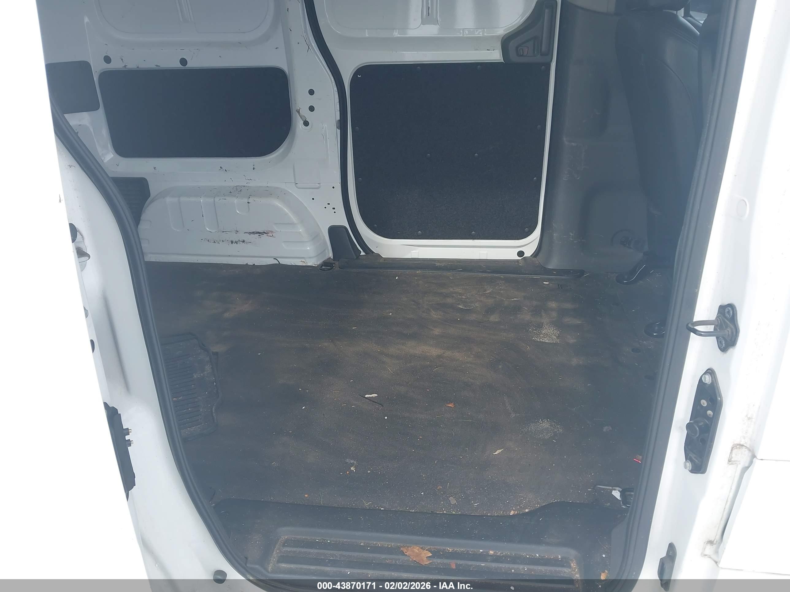 NISSAN NV200 image 8