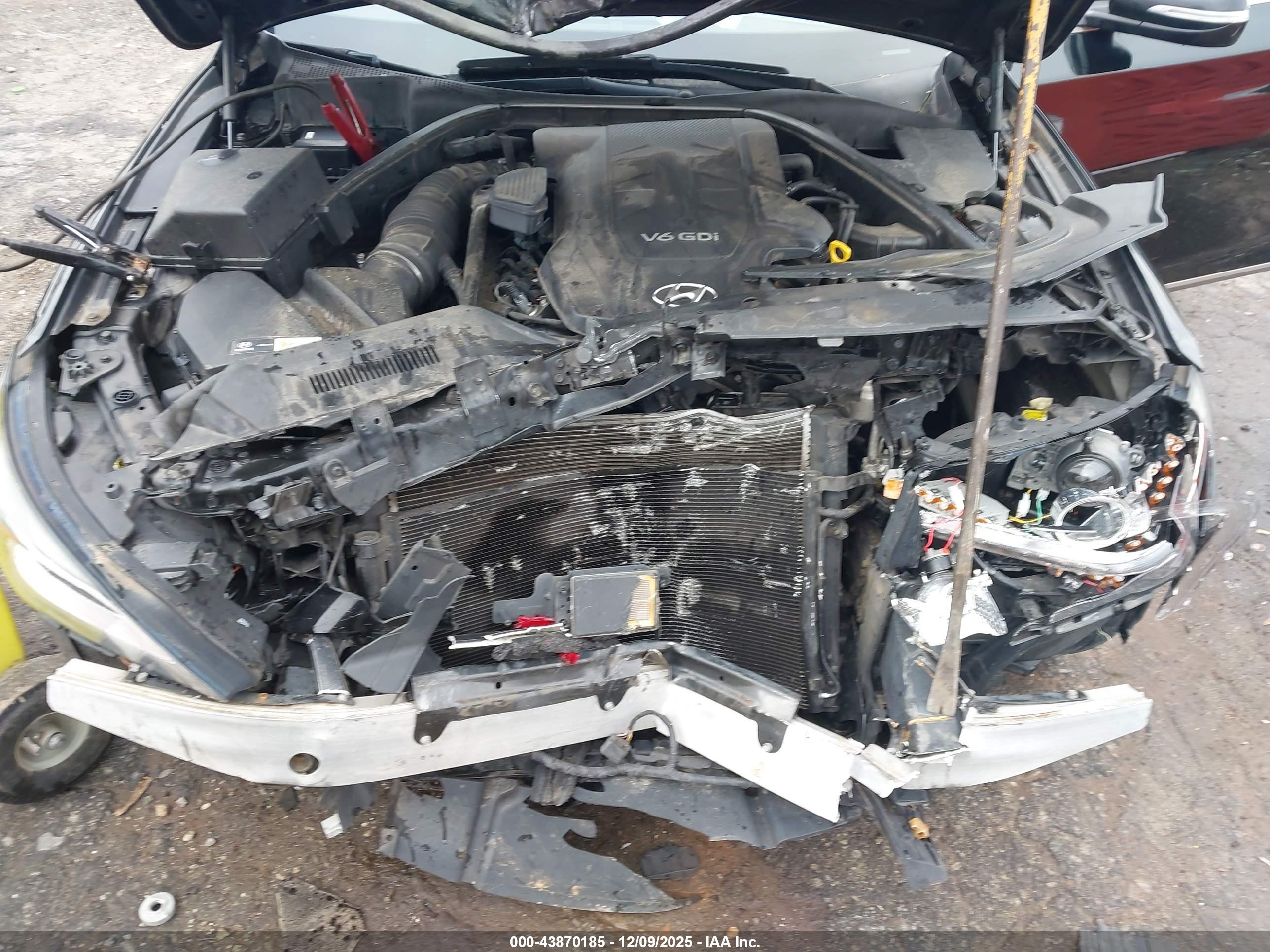 HYUNDAI GENESIS image 10