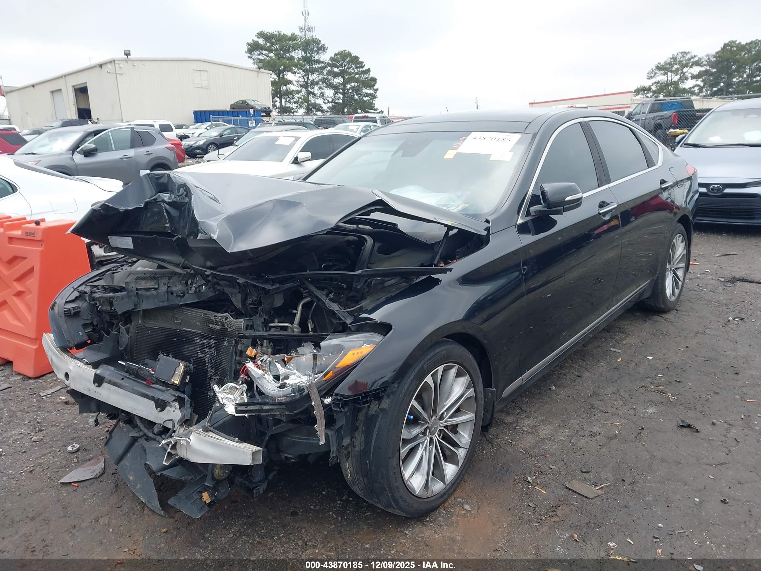 HYUNDAI GENESIS image 6