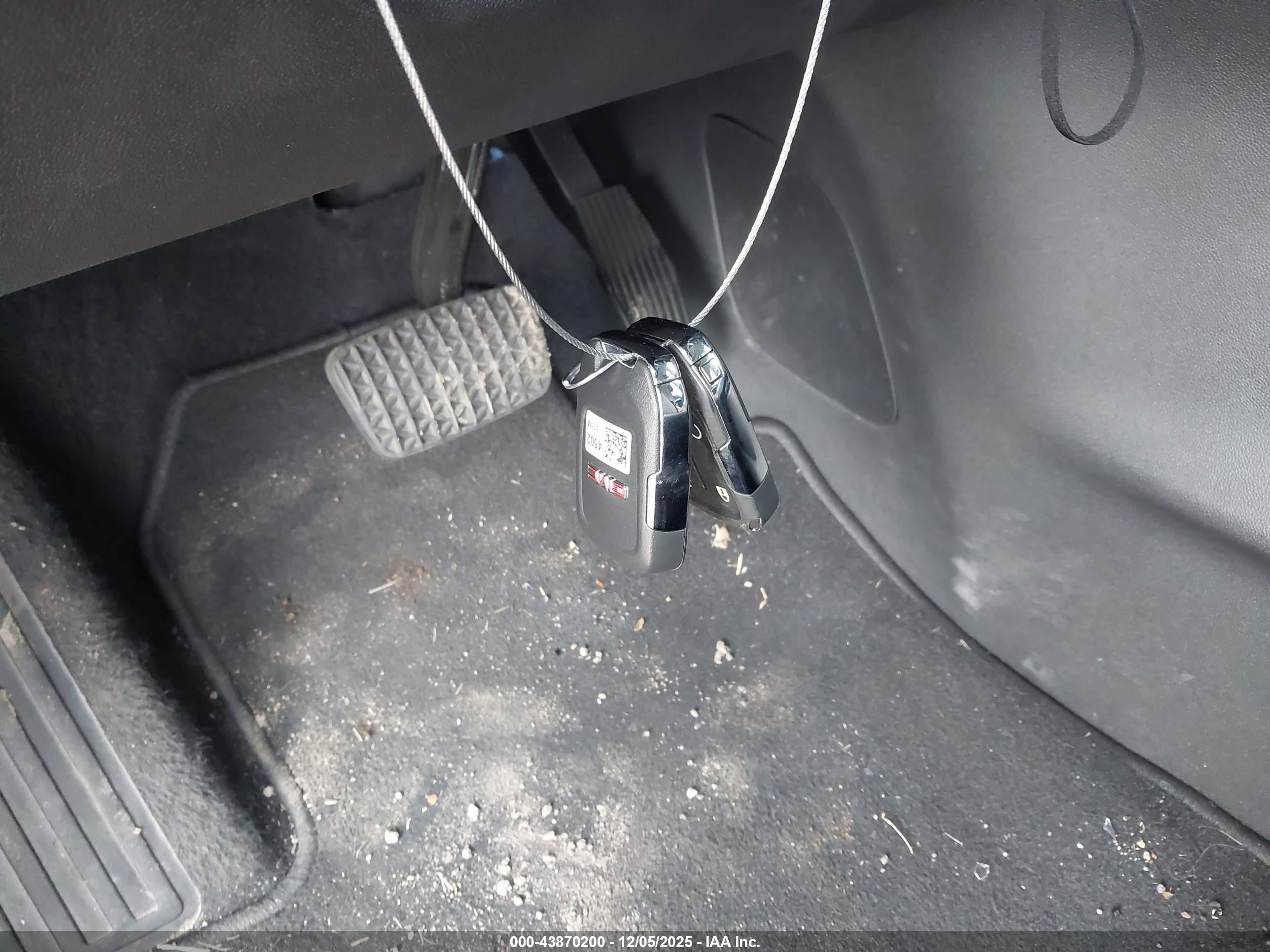 GMC TERRAIN image 11