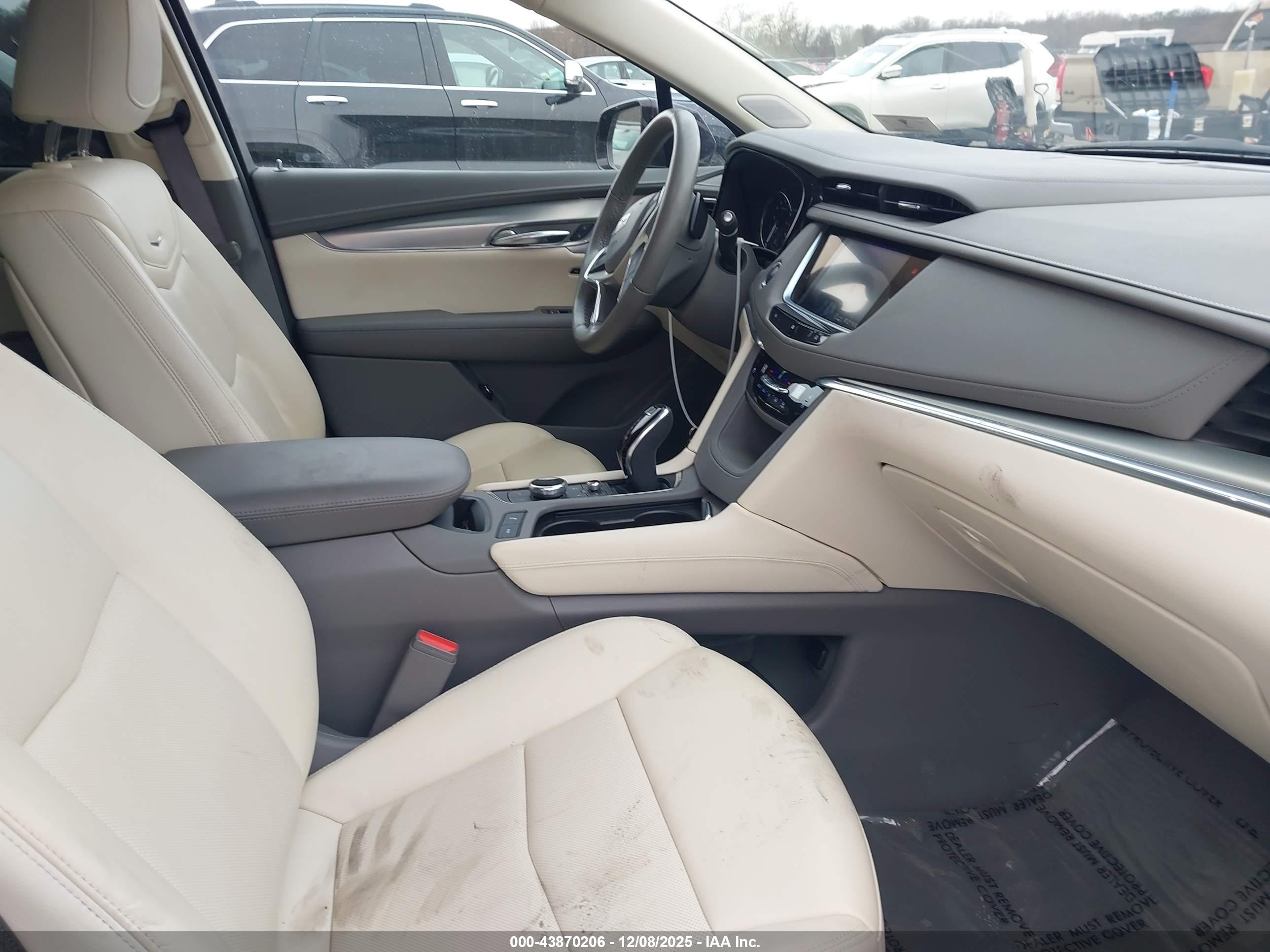 CADILLAC XT5 image 5