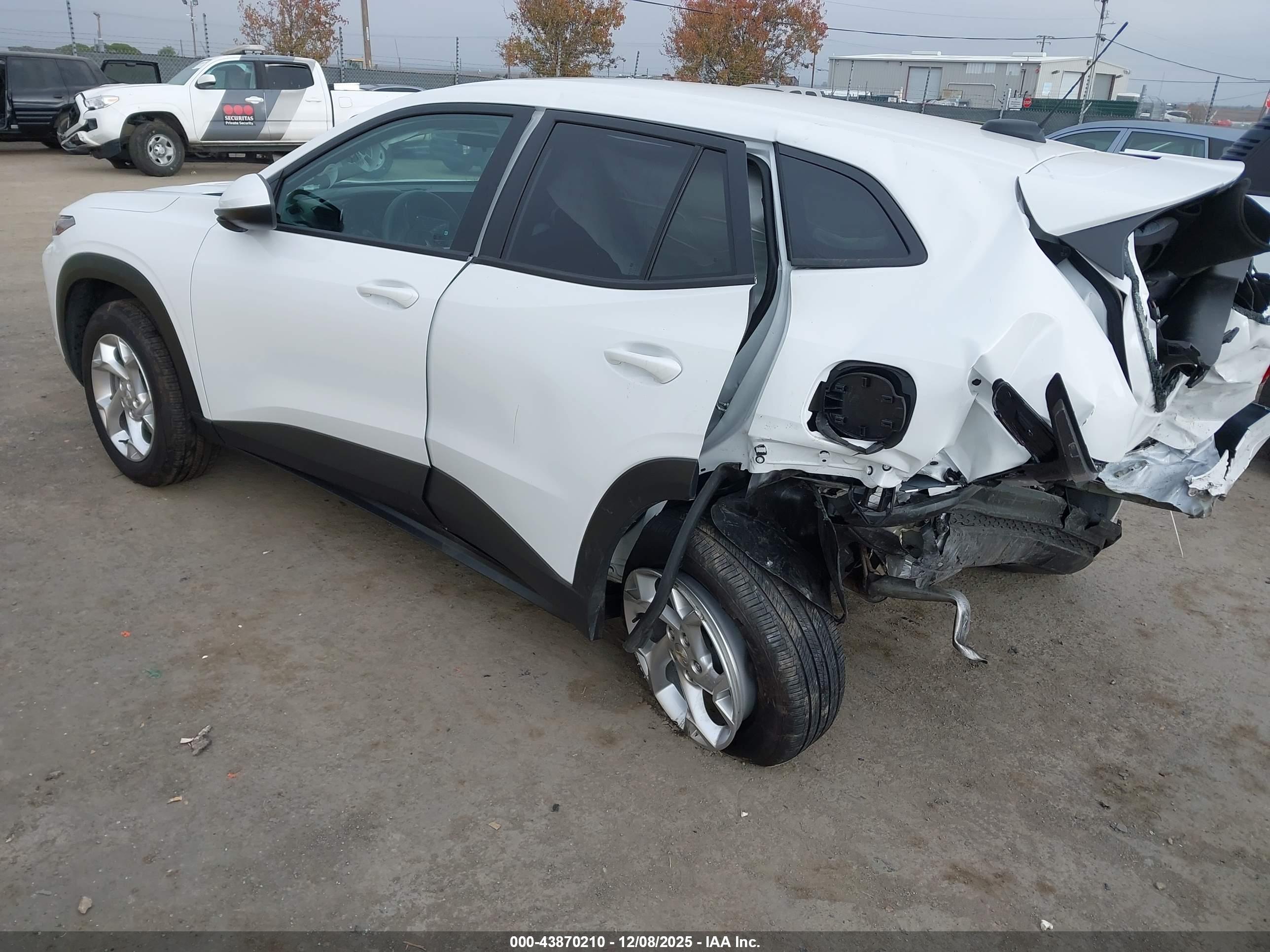 CHEVROLET TRAX image 3