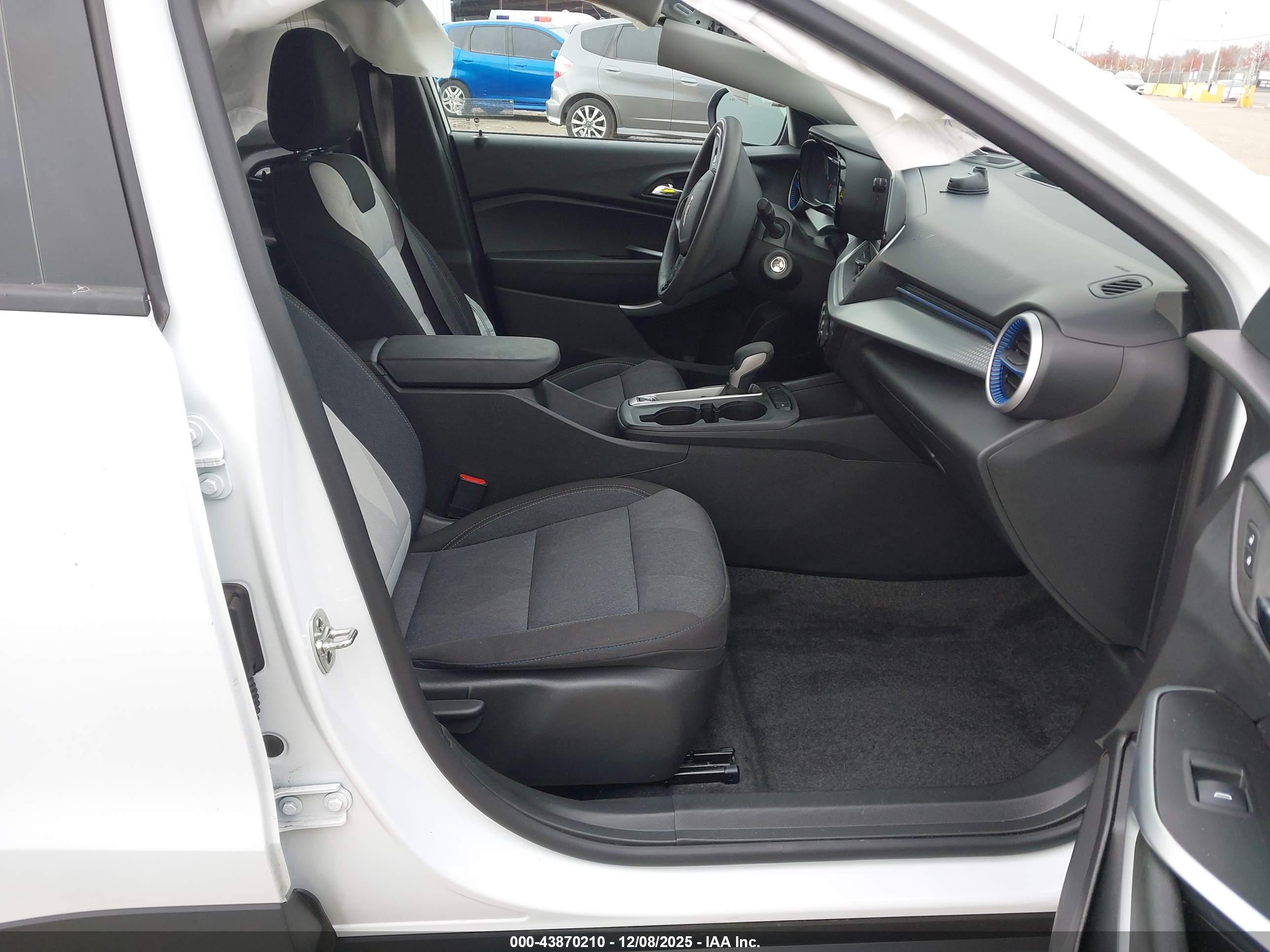CHEVROLET TRAX image 5