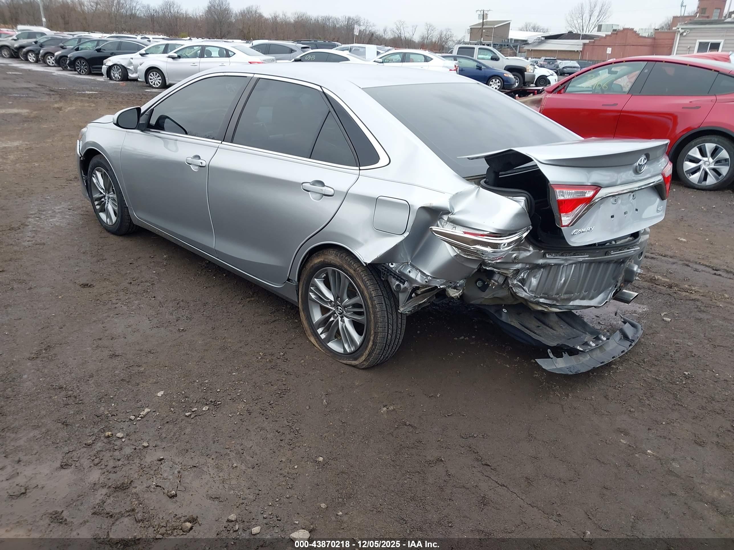 TOYOTA CAMRY image 3