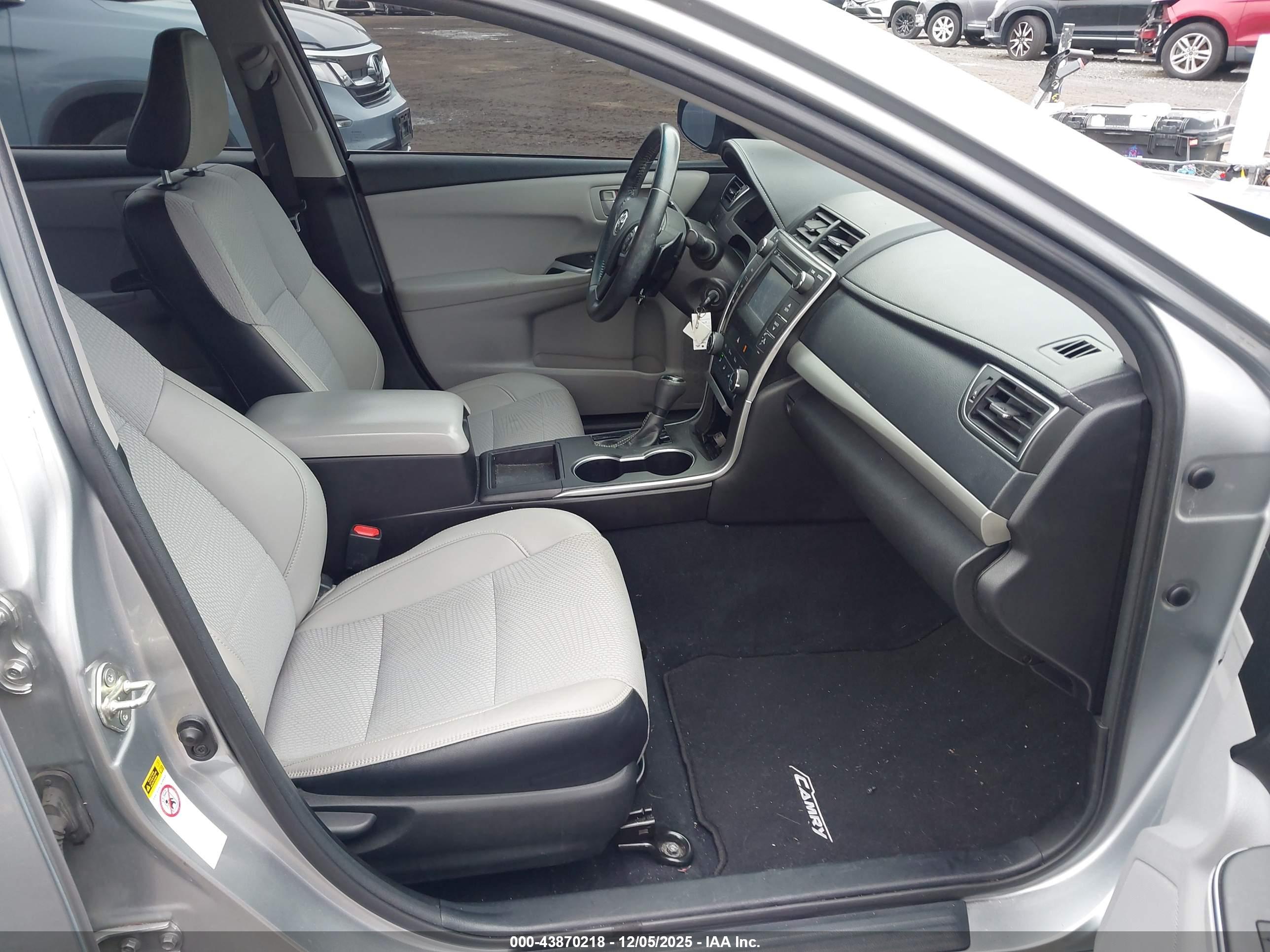 TOYOTA CAMRY image 5