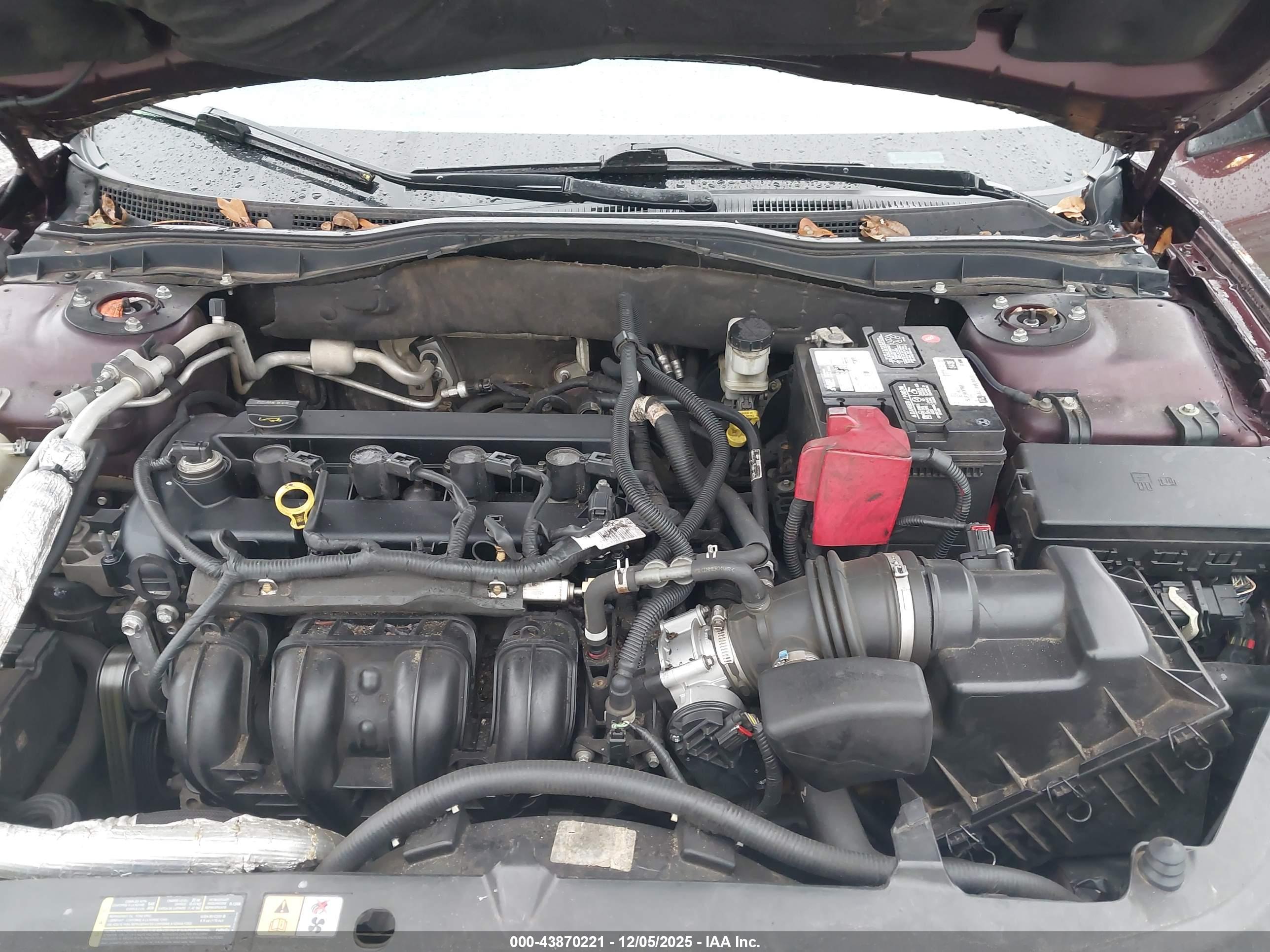 FORD FUSION image 10