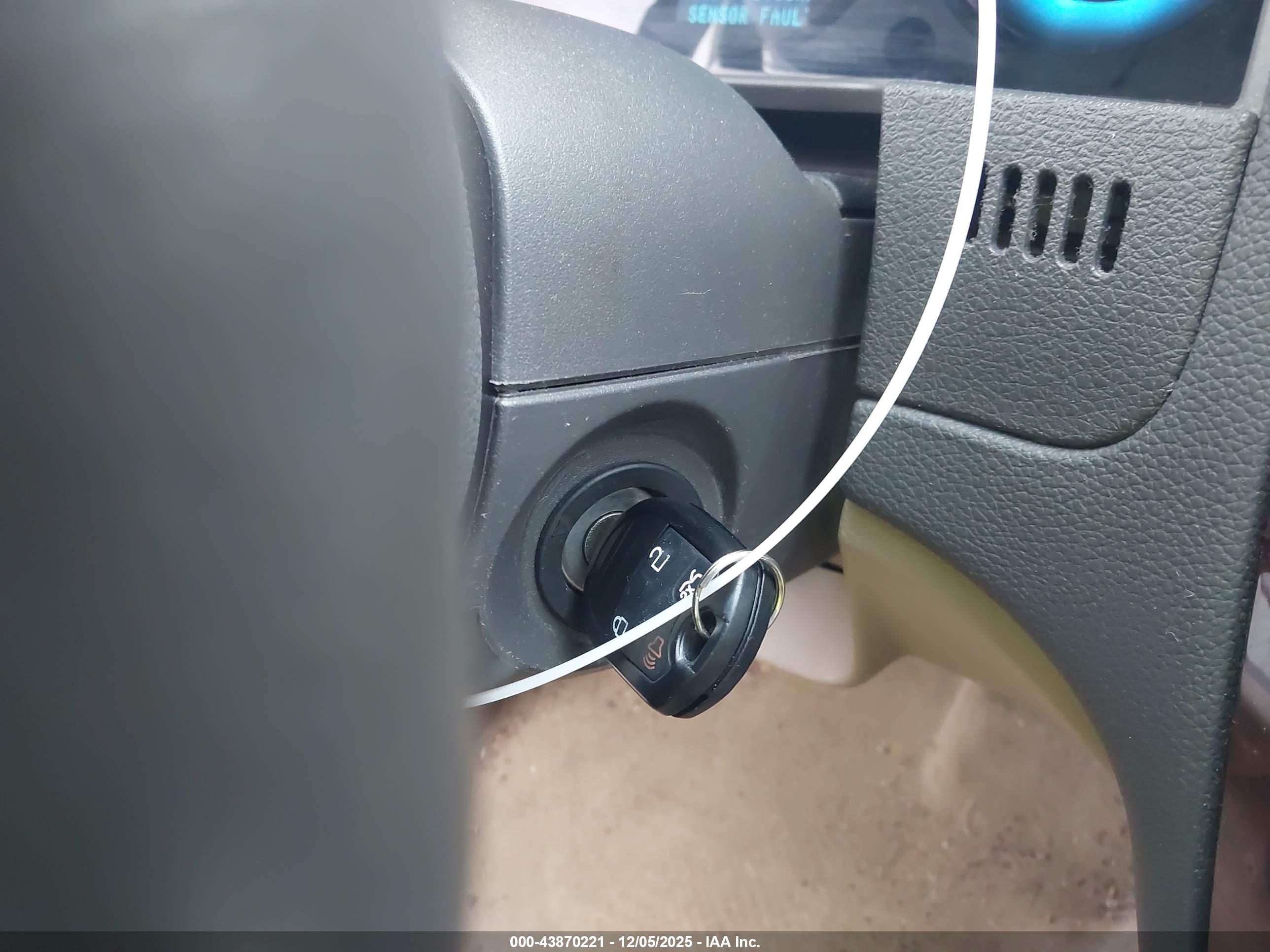 FORD FUSION image 11
