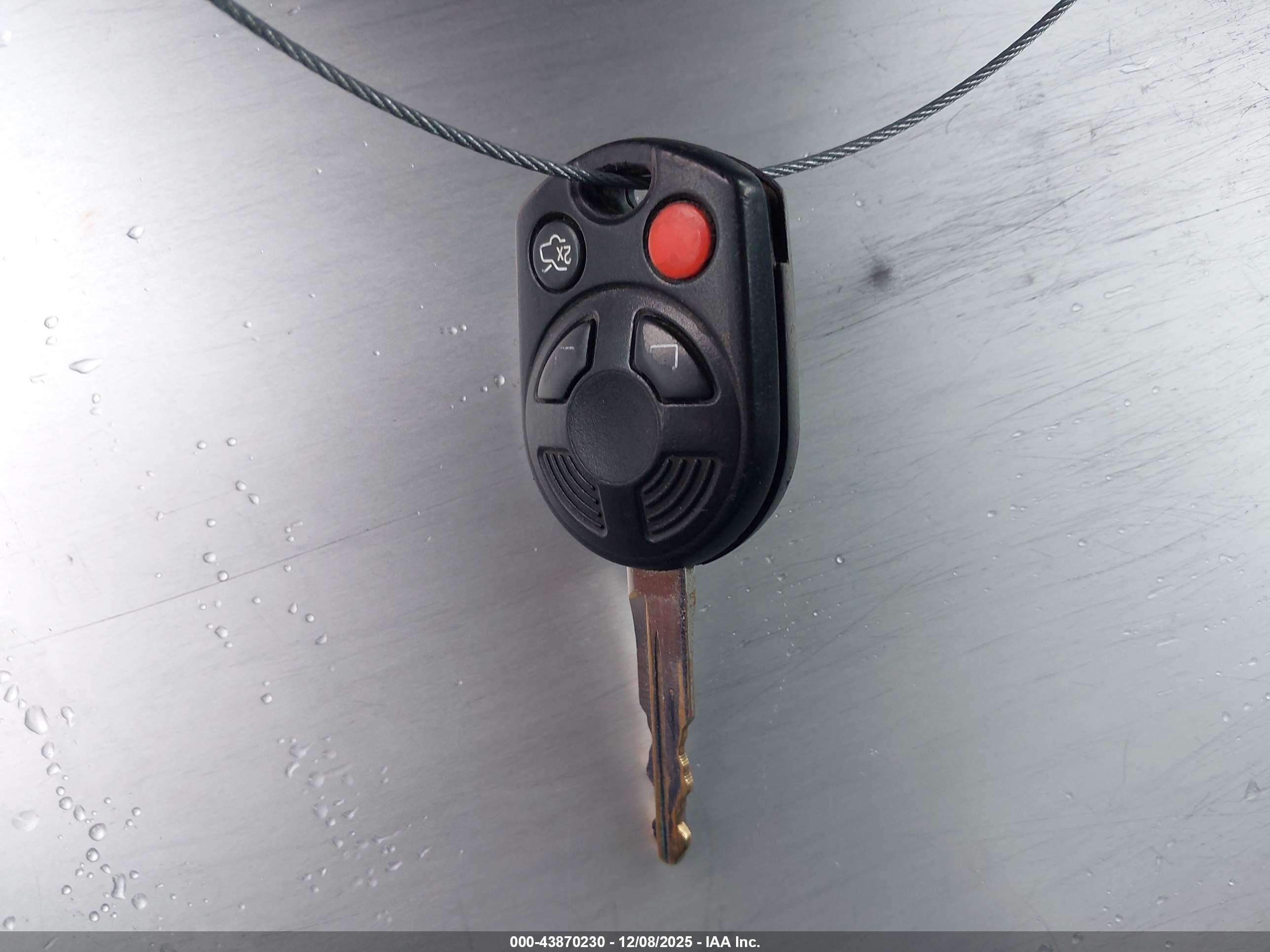 FORD FUSION image 11