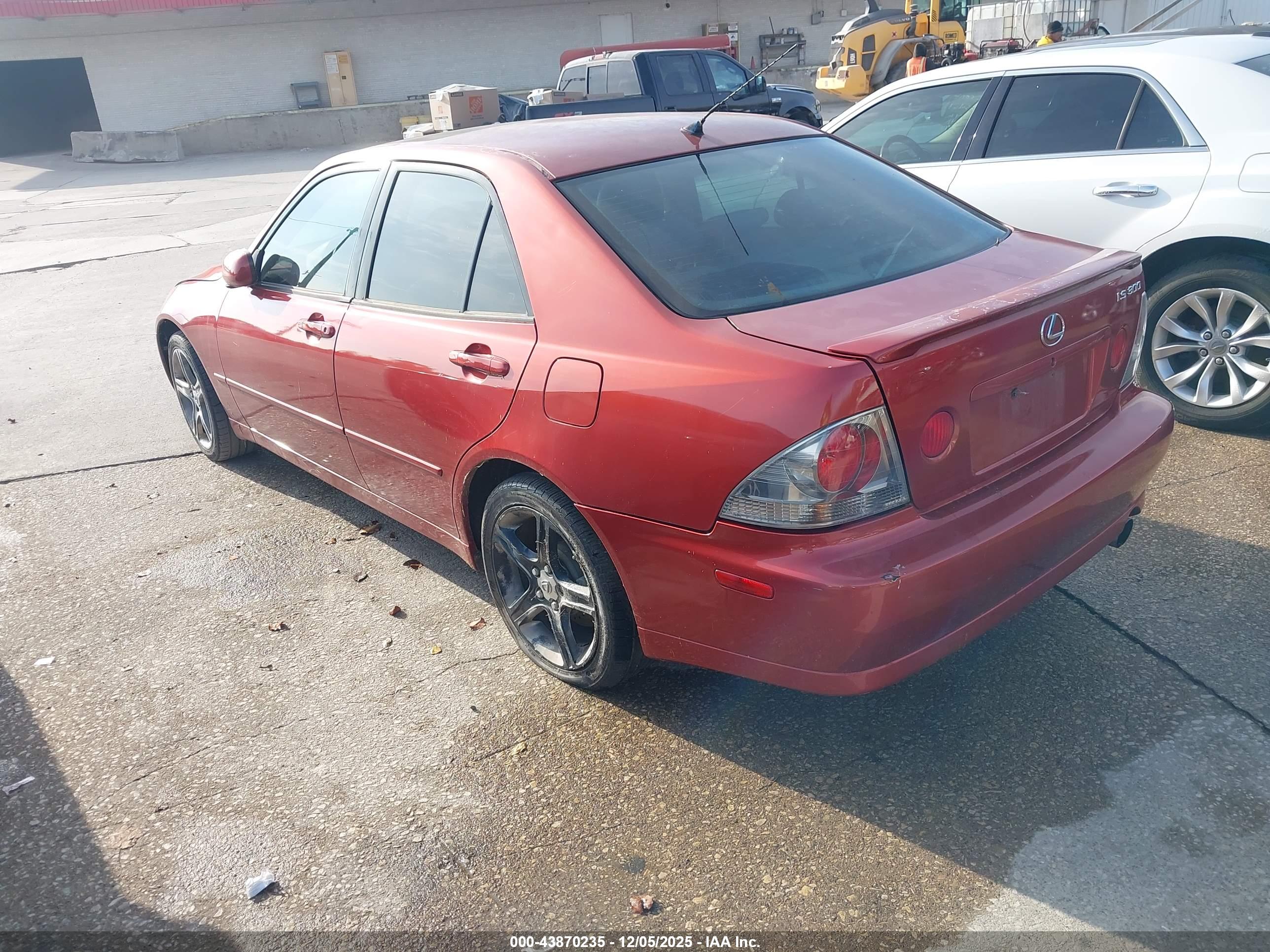 LEXUS IS image 3
