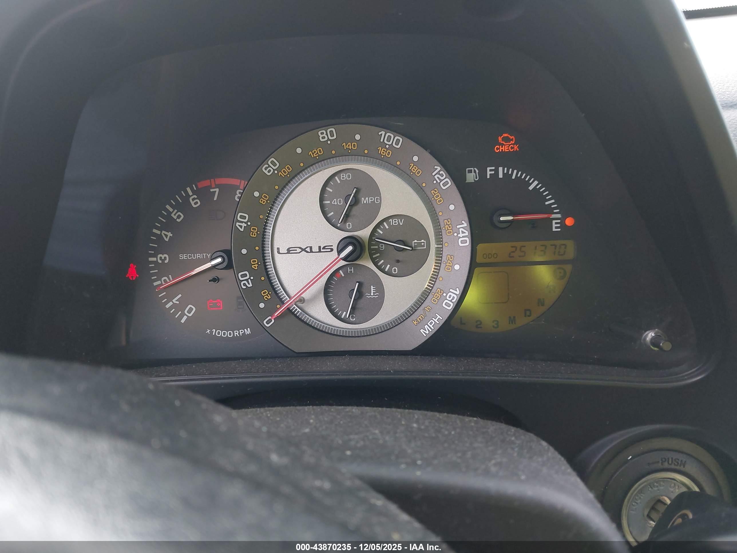 LEXUS IS image 7
