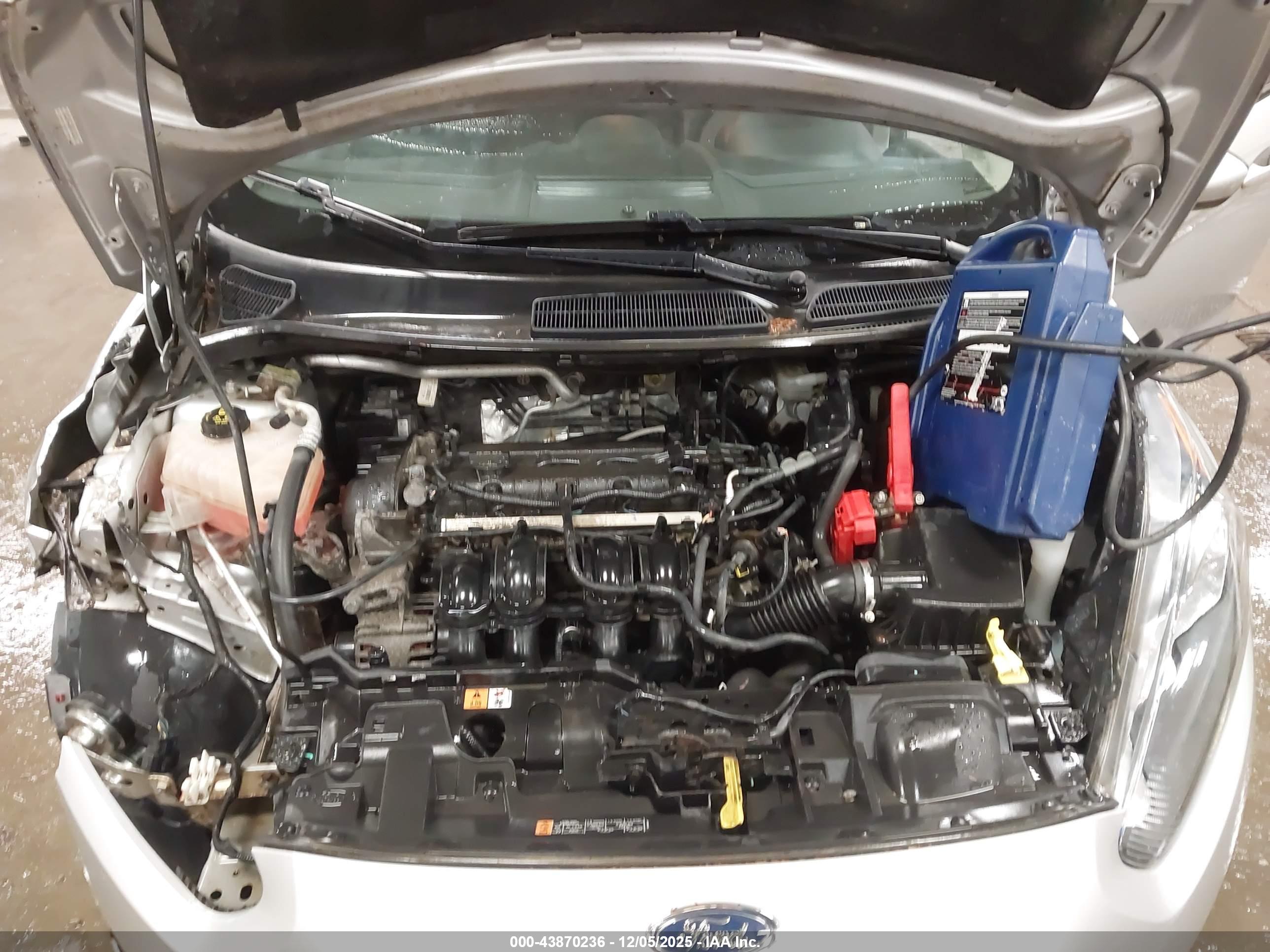 FORD FIESTA image 10