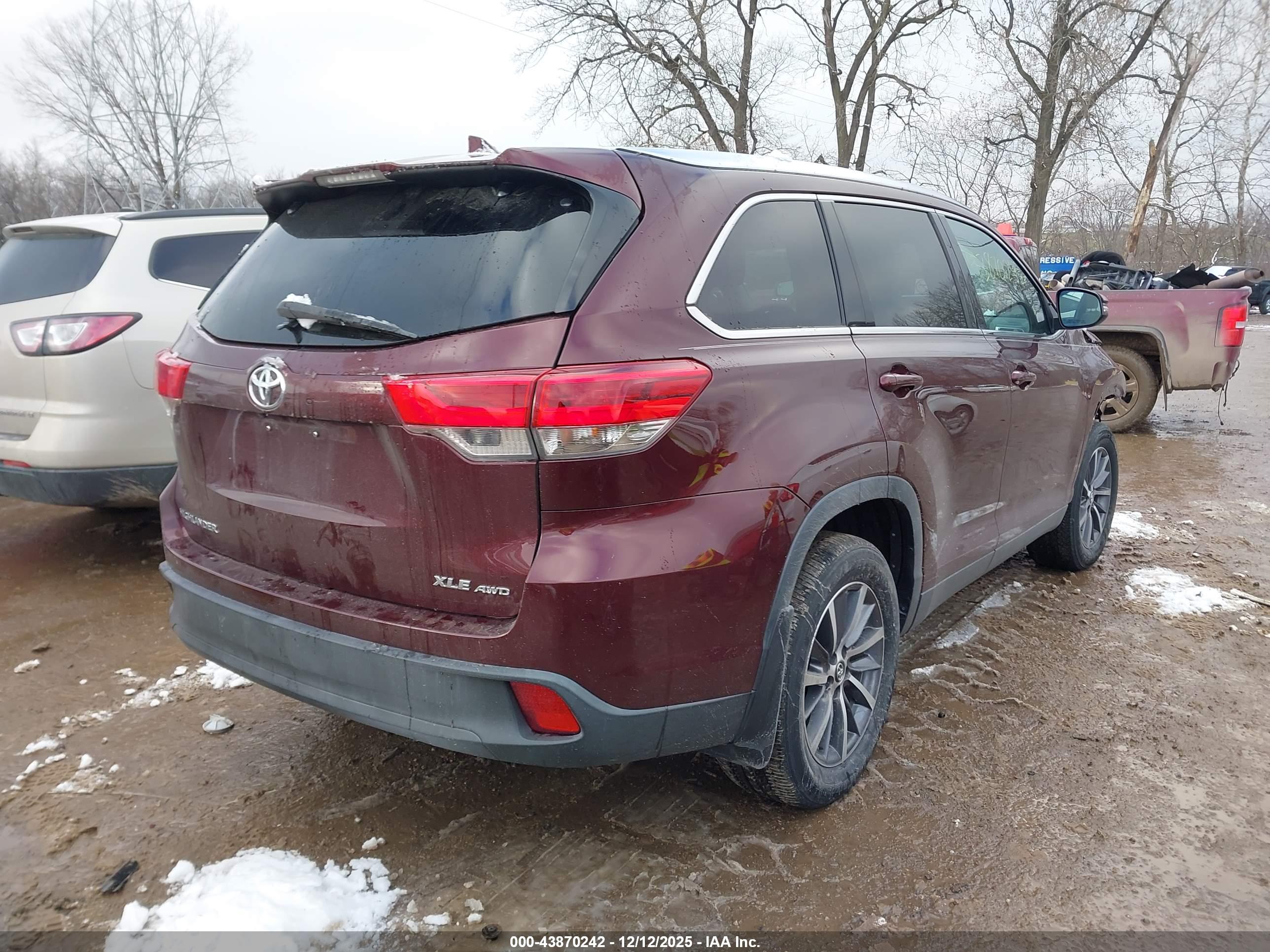 TOYOTA HIGHLANDER image 4