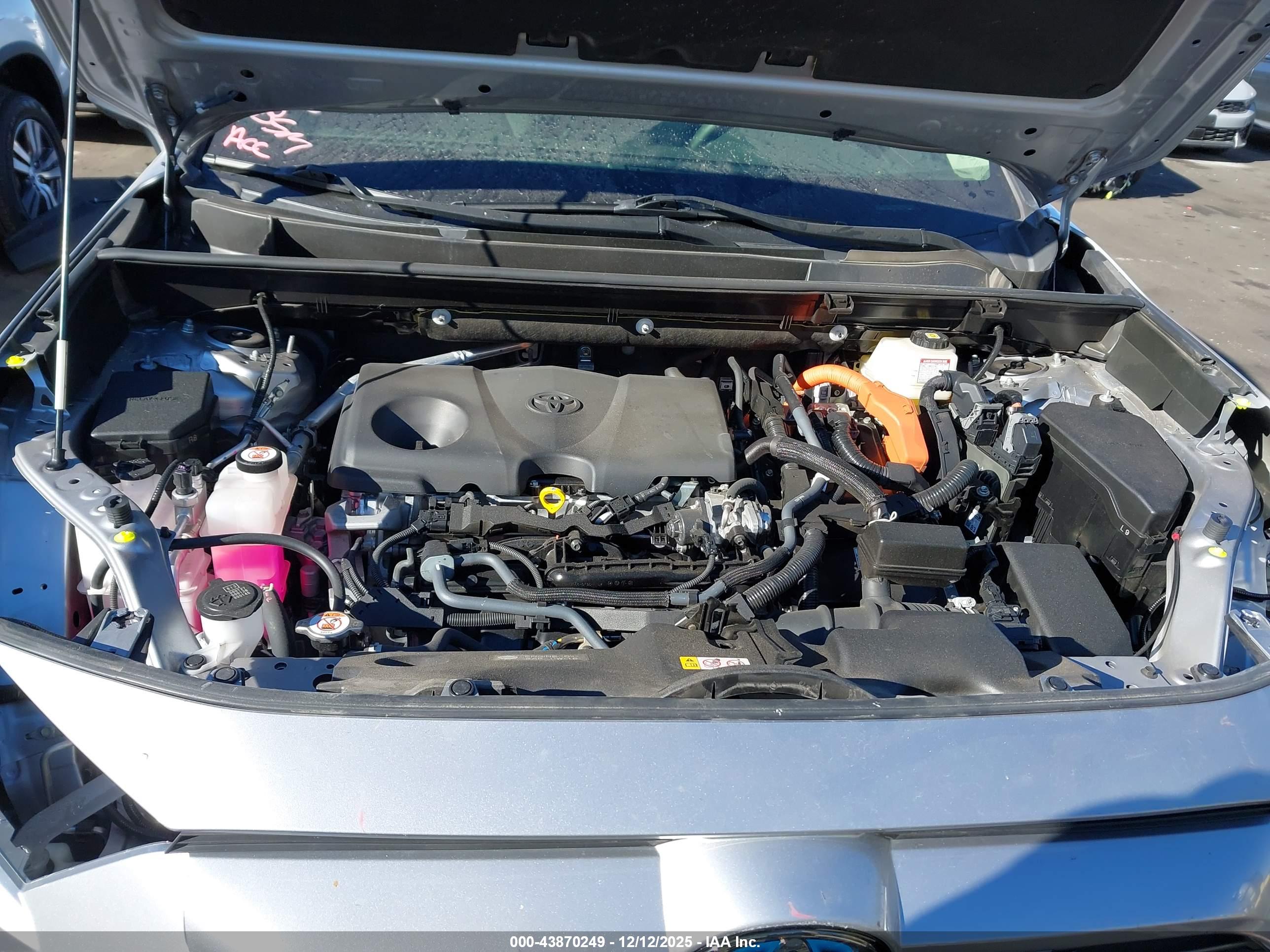 TOYOTA RAV4 image 10
