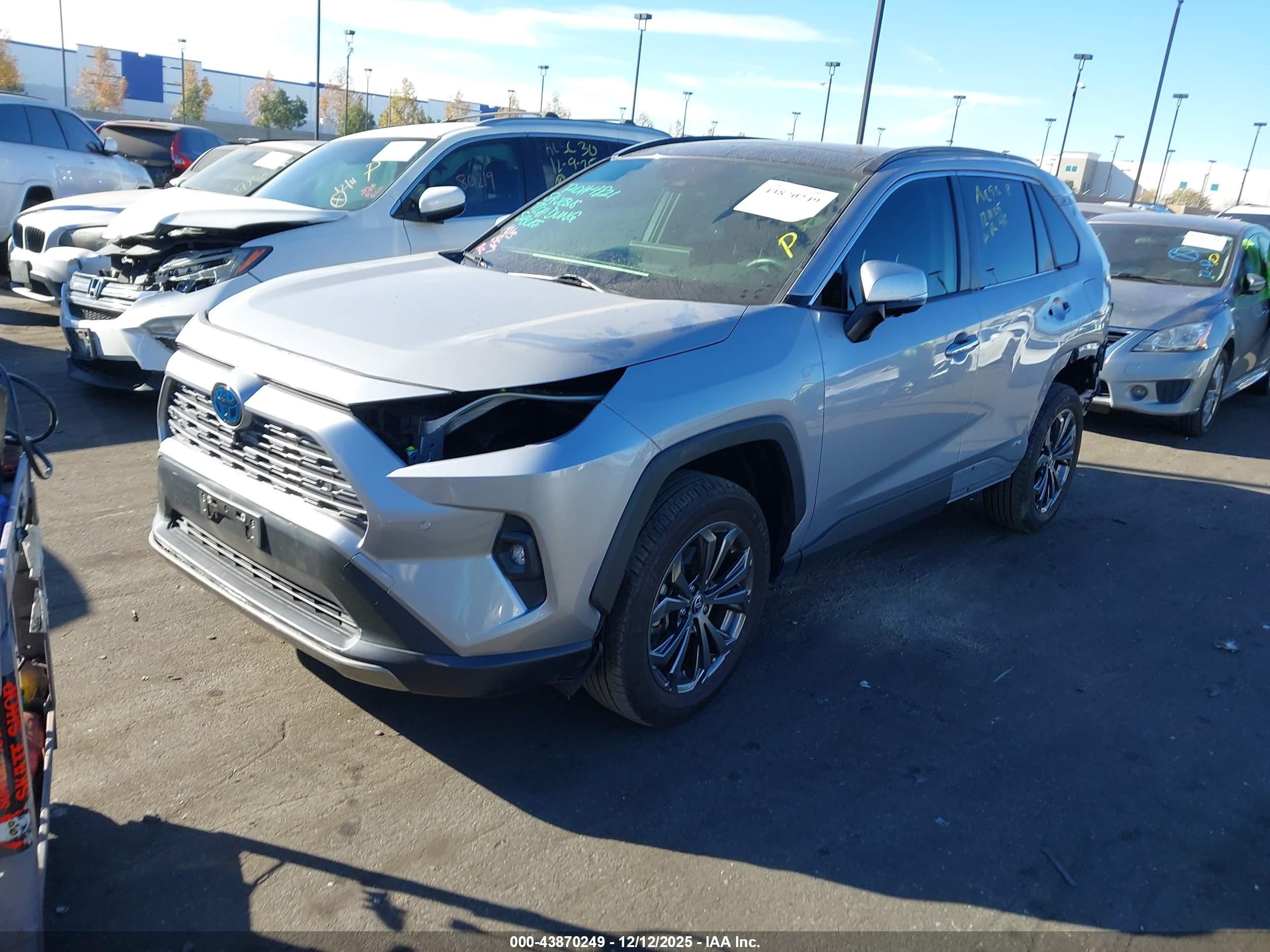 TOYOTA RAV4 image 2