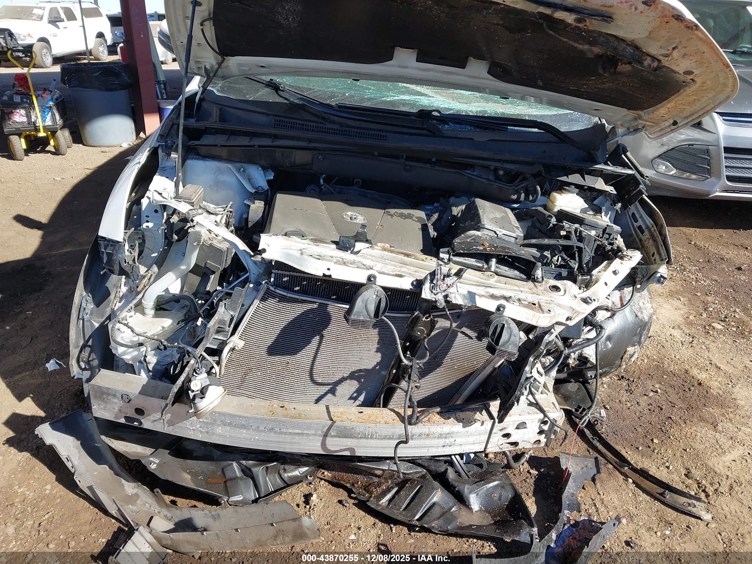TOYOTA HIGHLANDER image 10