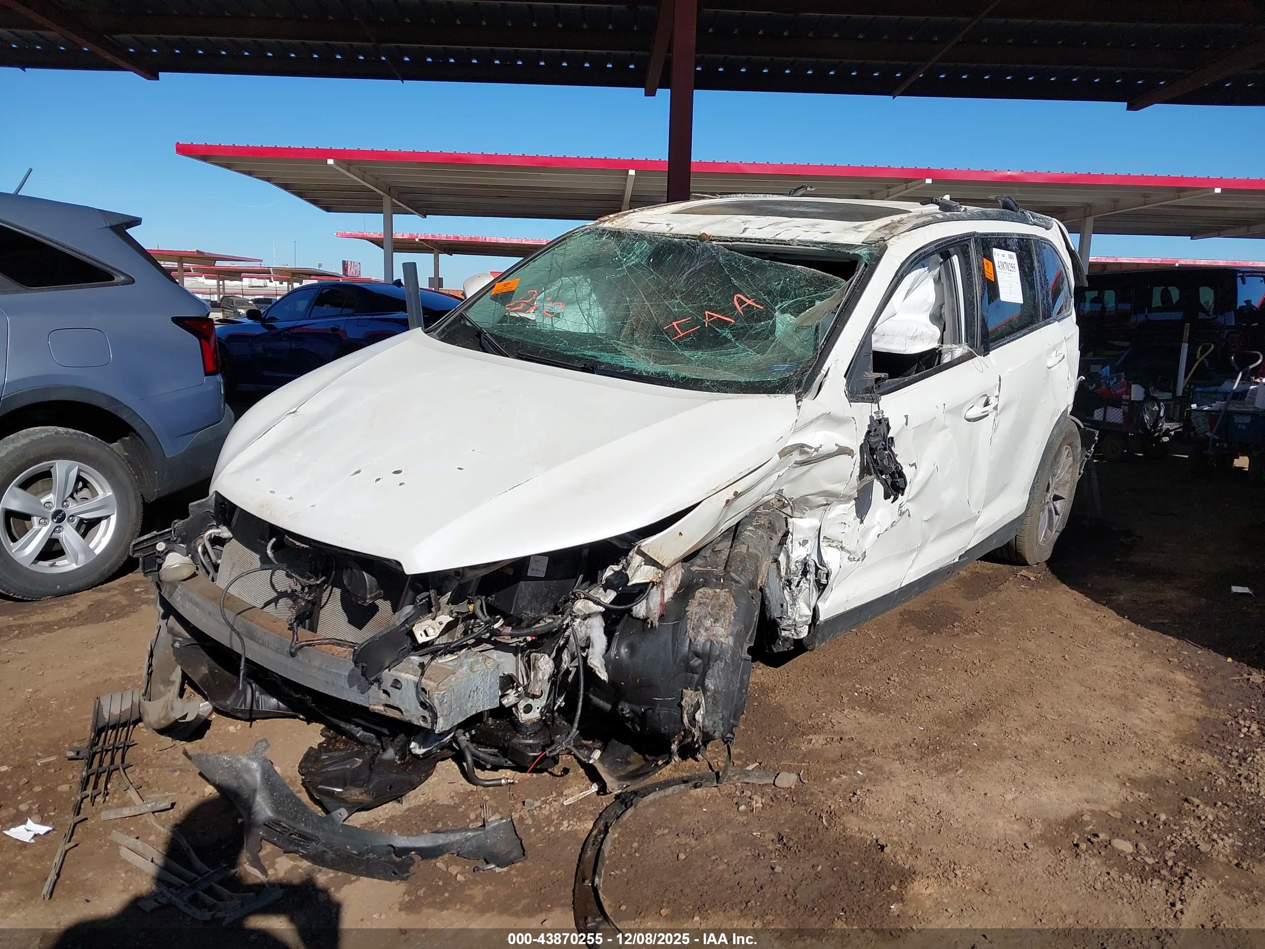 TOYOTA HIGHLANDER image 2