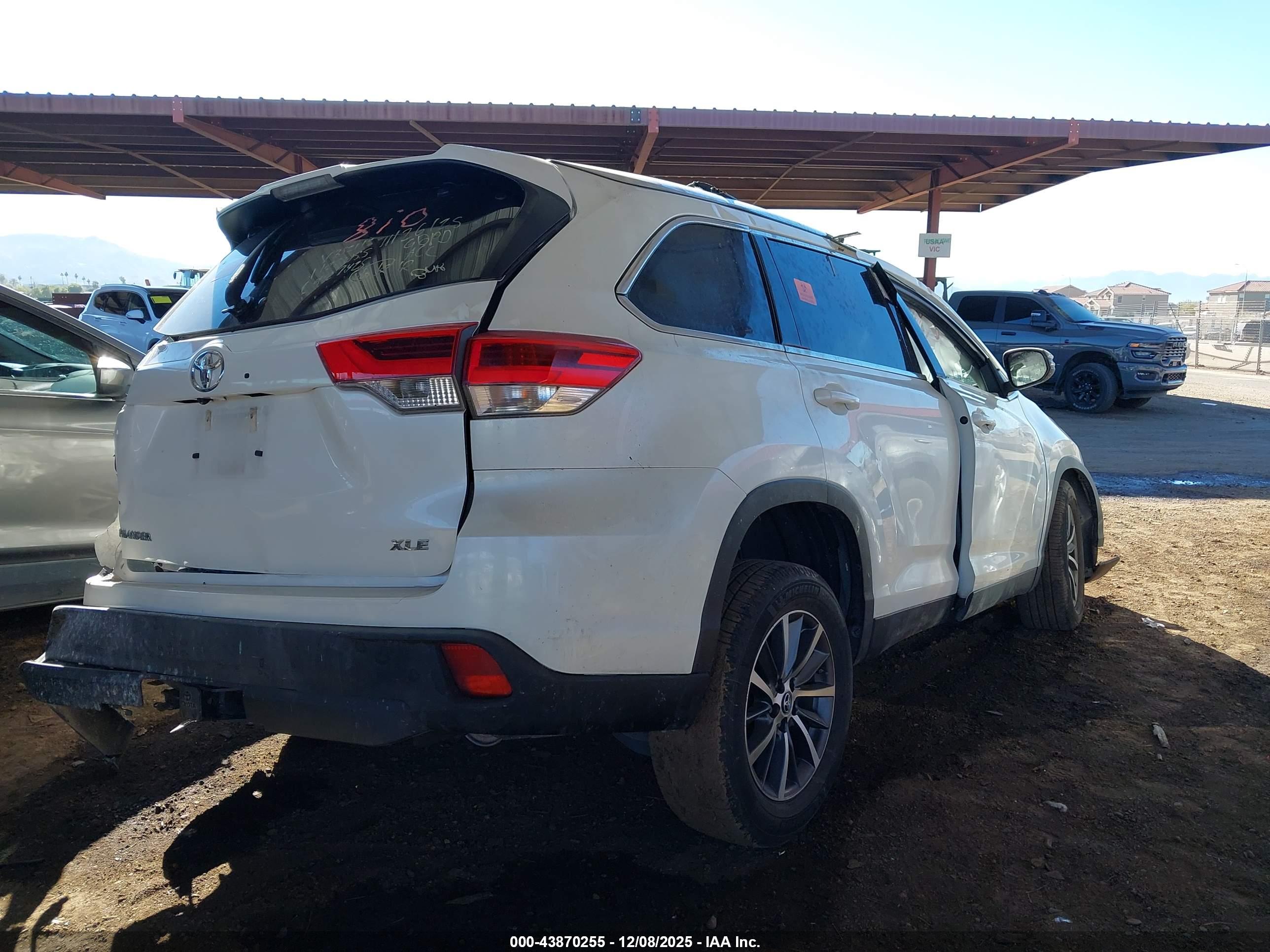 TOYOTA HIGHLANDER image 4