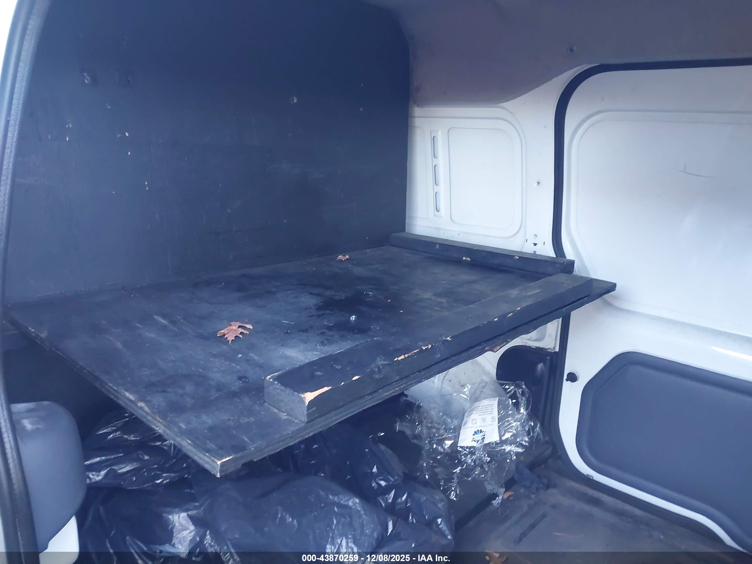 FORD TRANSIT image 8