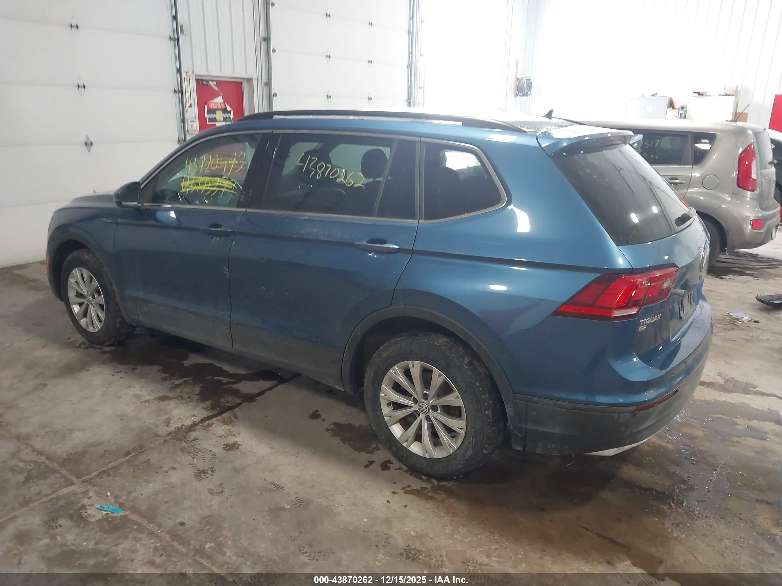 VOLKSWAGEN TIGUAN image 3