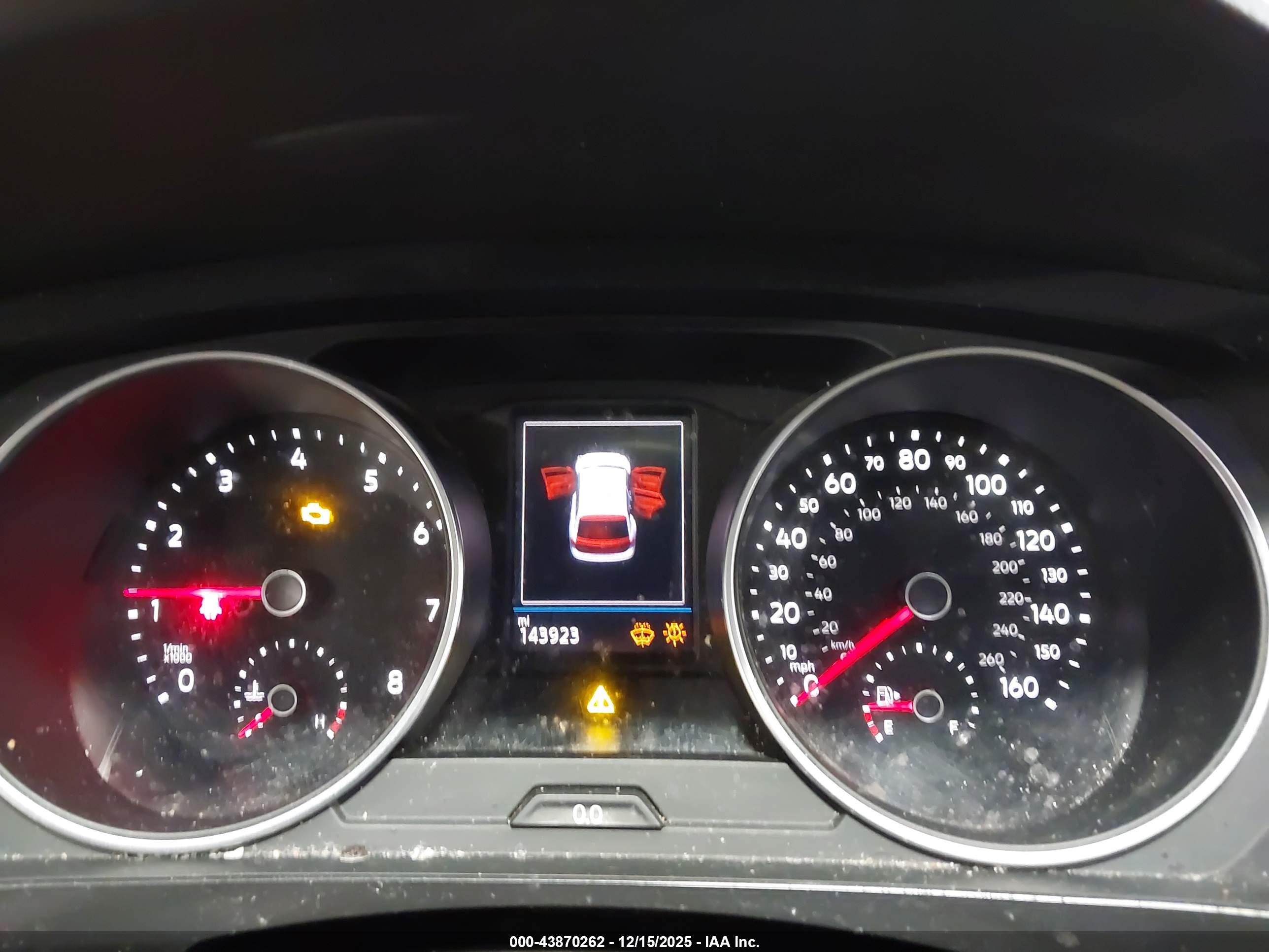 VOLKSWAGEN TIGUAN image 7