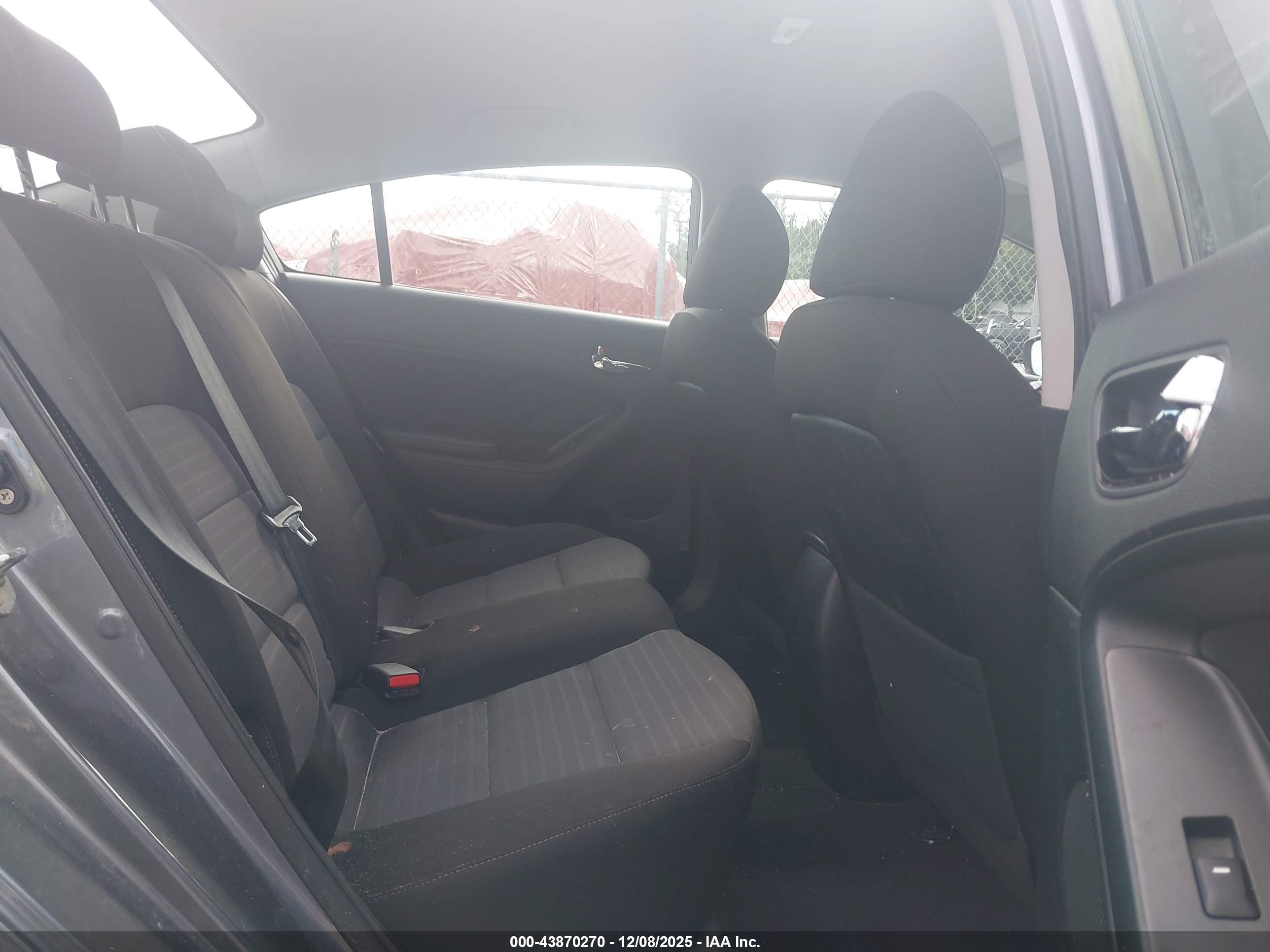 KIA FORTE image 8