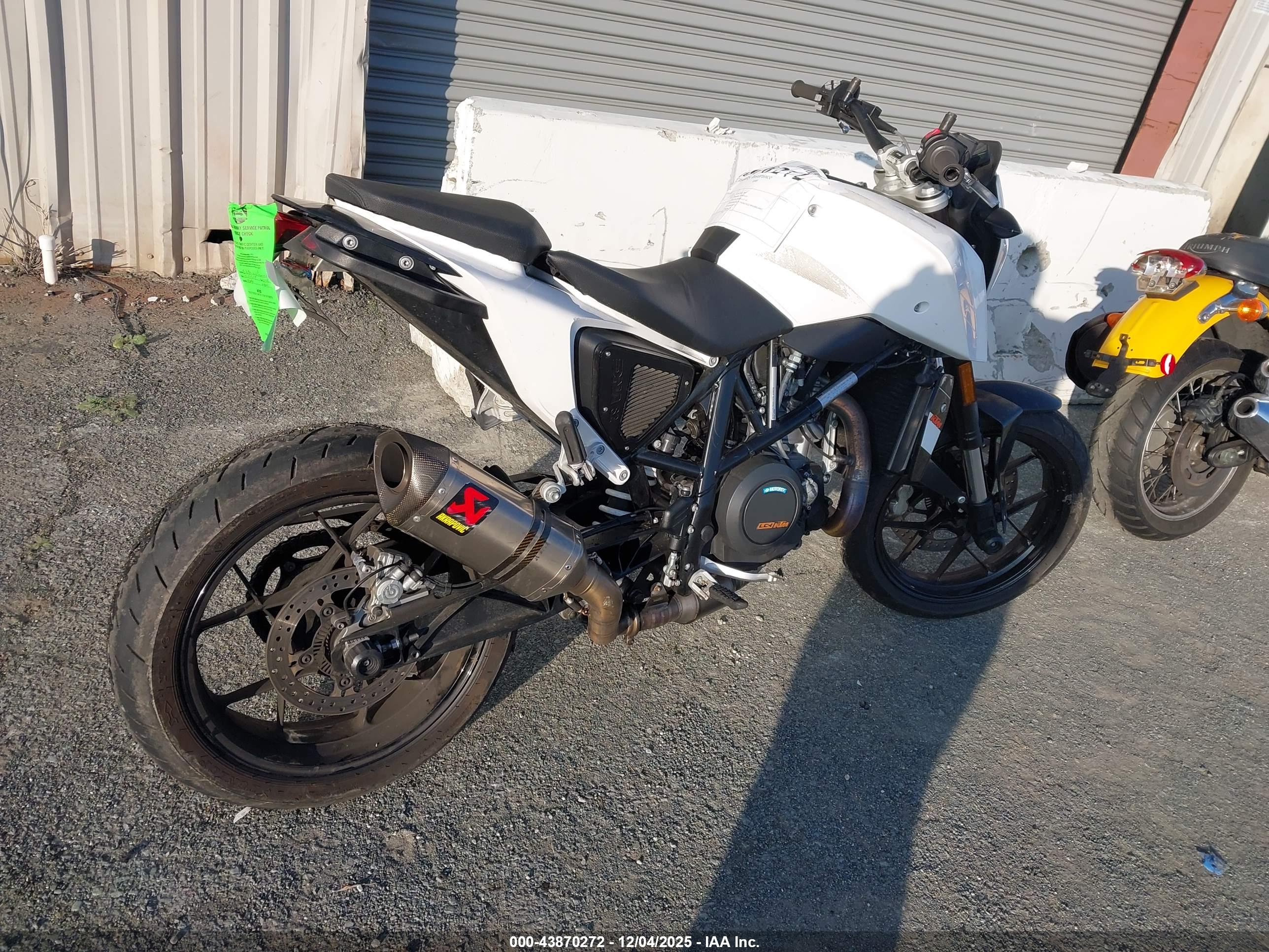 KTM 690 image 4