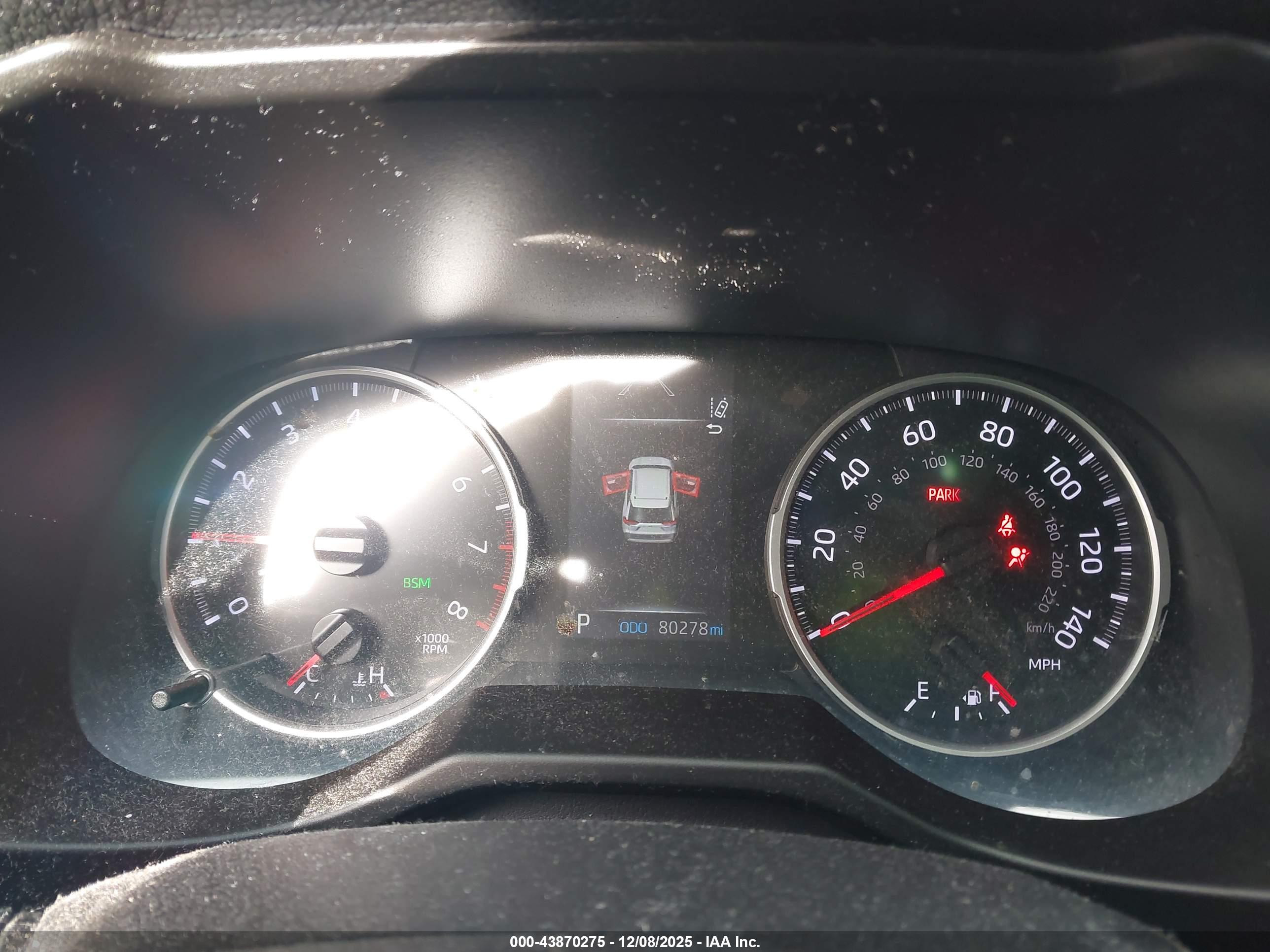 TOYOTA RAV4 image 7