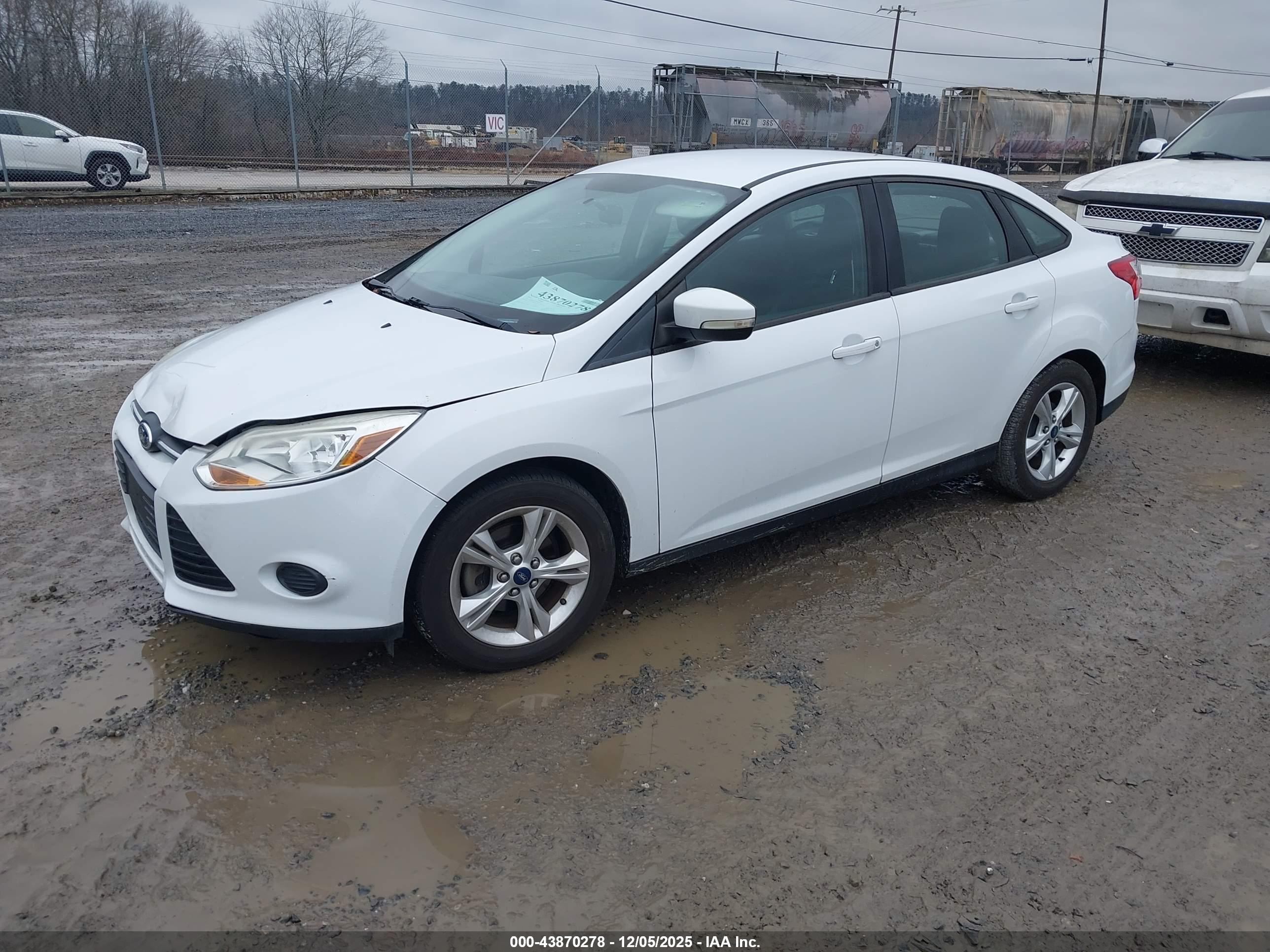 FORD FOCUS image 2