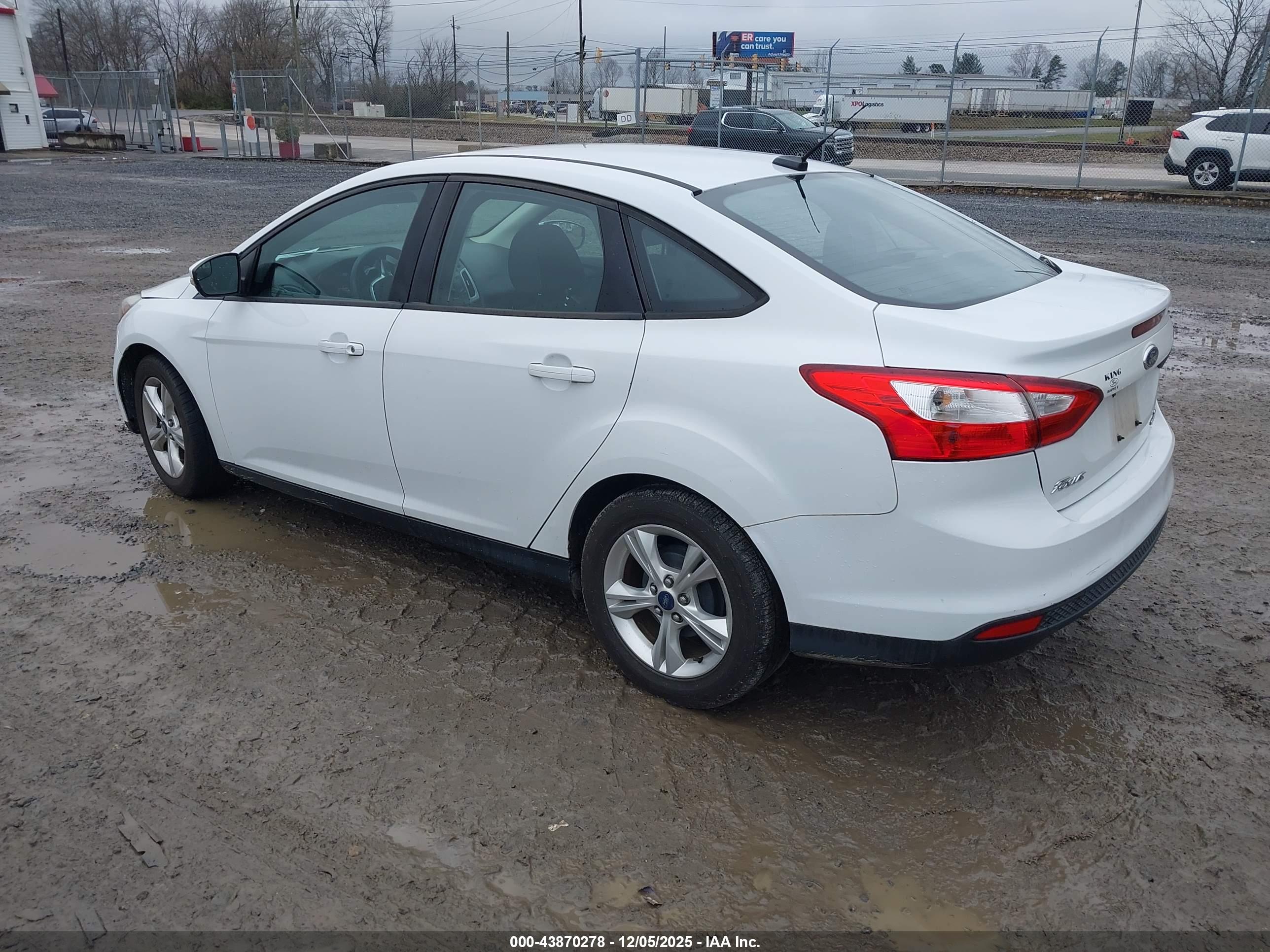 FORD FOCUS image 3
