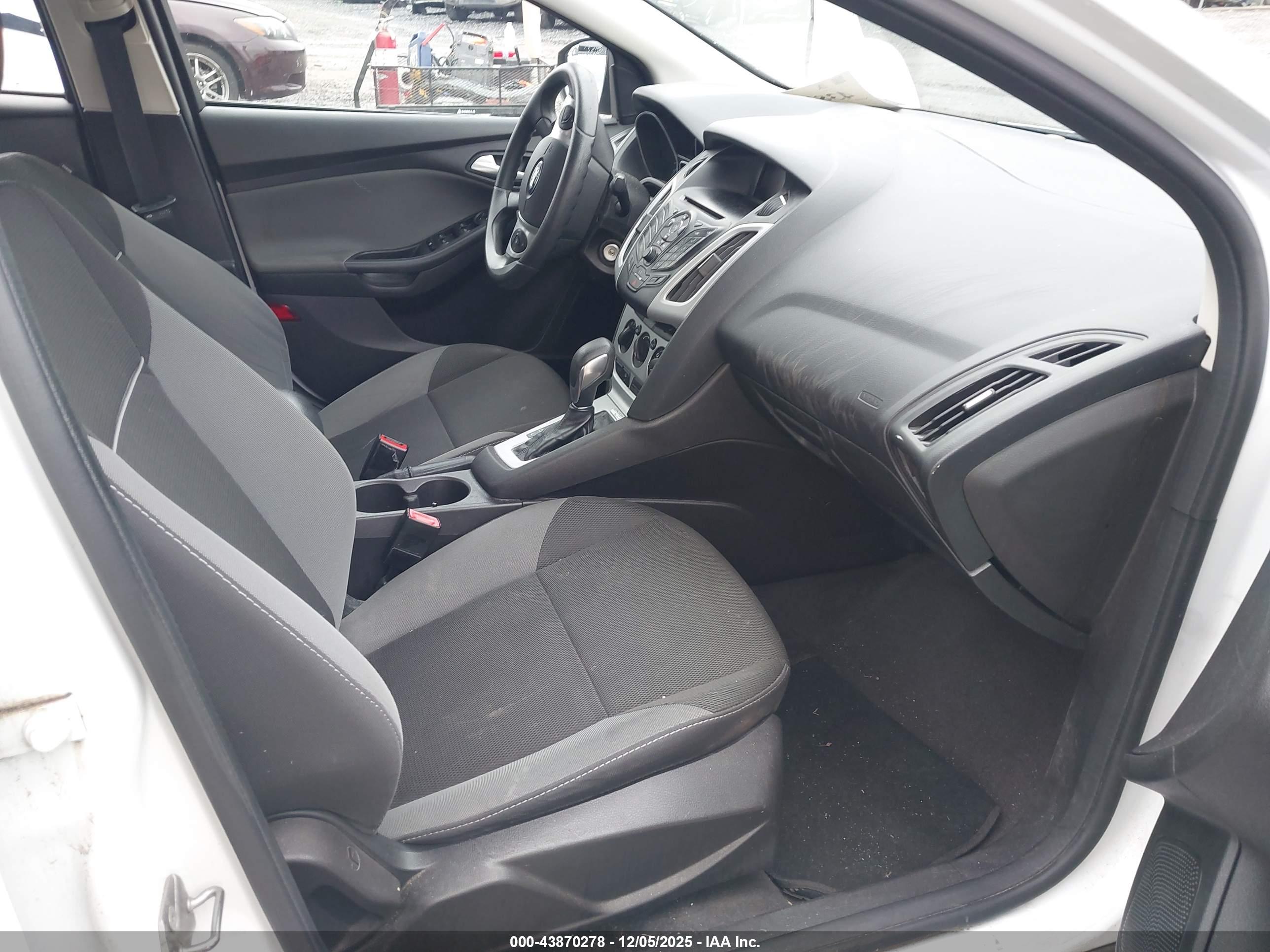FORD FOCUS image 5