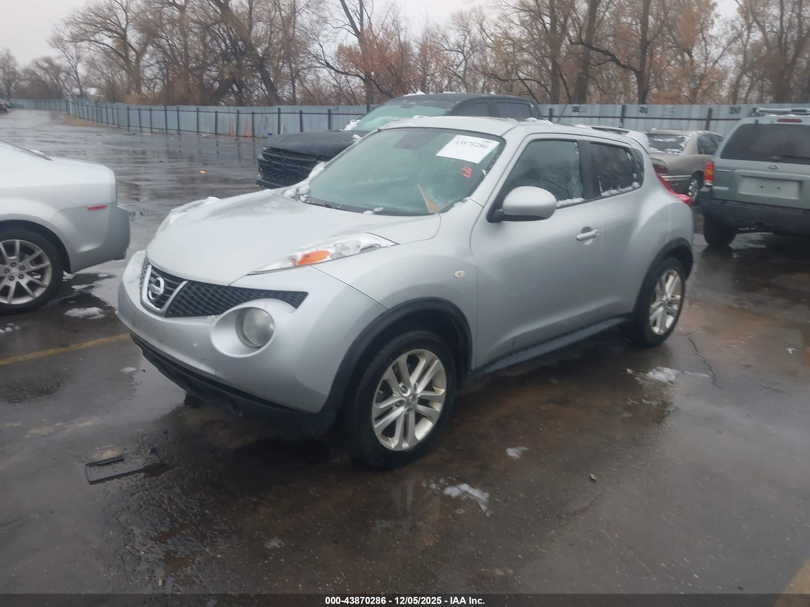 NISSAN JUKE image 2