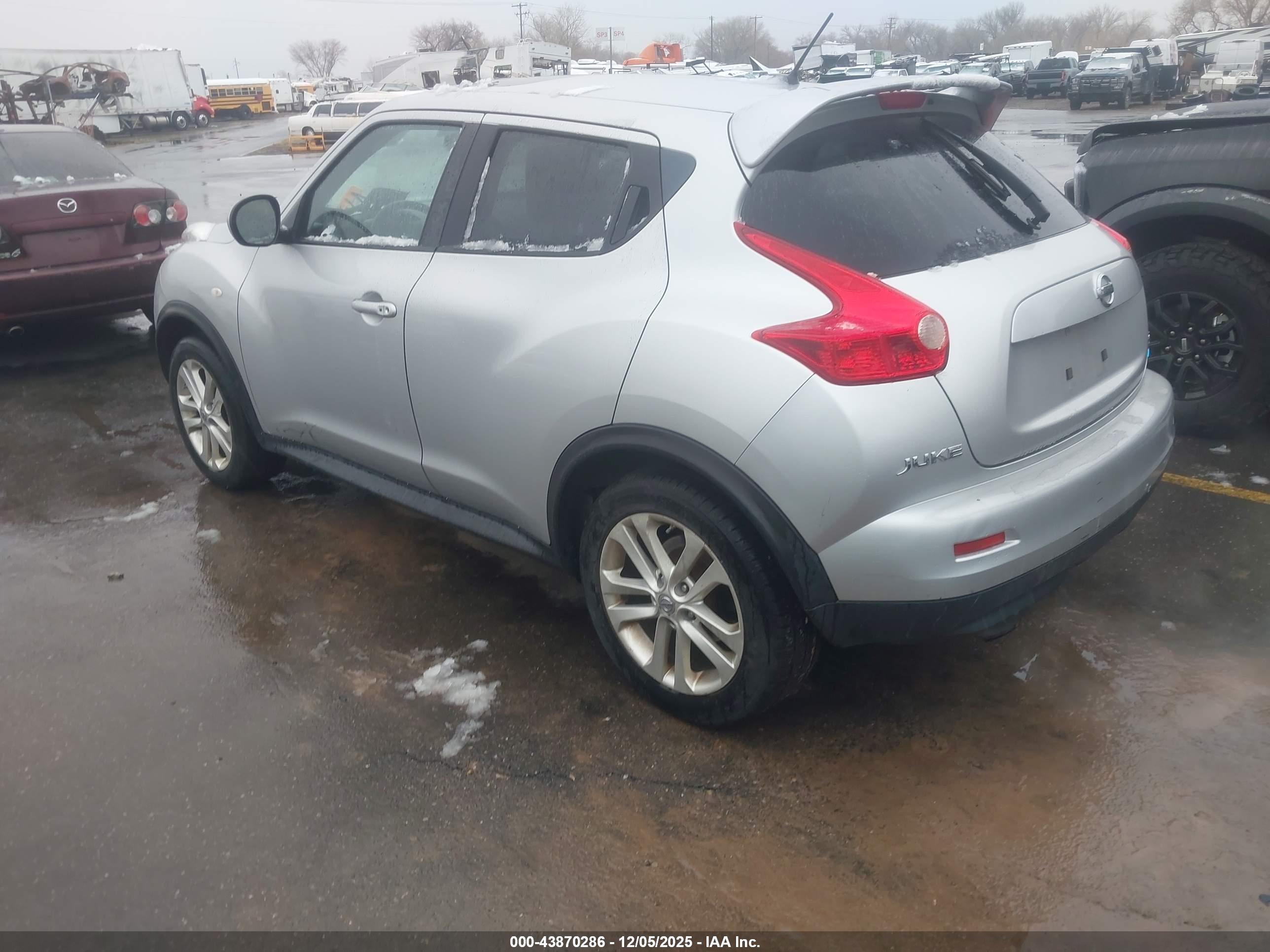 NISSAN JUKE image 3